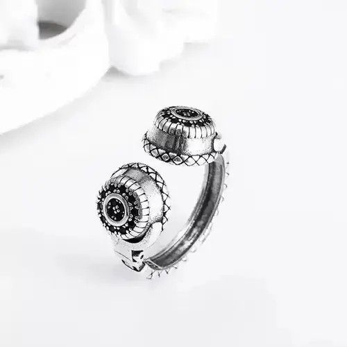 Japanese Brand Vintage Headphones Ring Skater Rap Retro Graffiti Hip Hop Size ONE SIZE - 3 Thumbnail