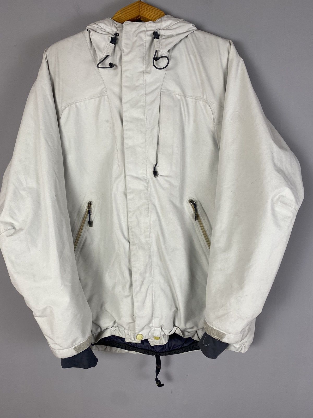 Vintage Vintage Nike ACG jacket Size US L / EU 52-54 / 3 - 3 Thumbnail