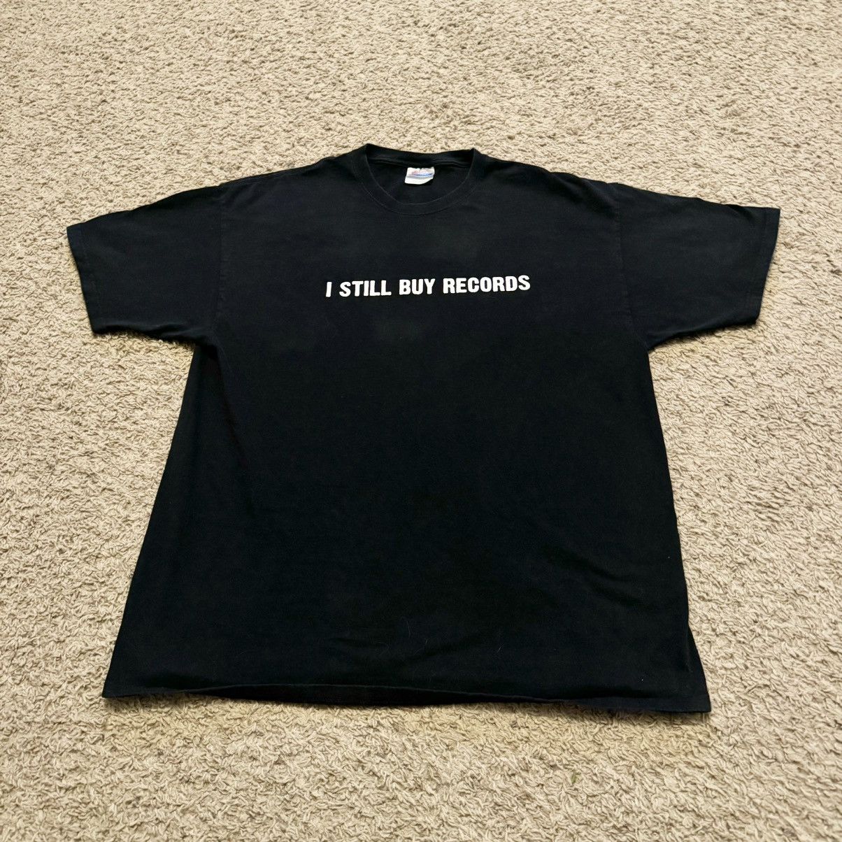 Band Tees VINTAGE 90s I STILL BUY RECORDS TEE! Size US XL / EU 56 / 4 - 2 Thumbnail