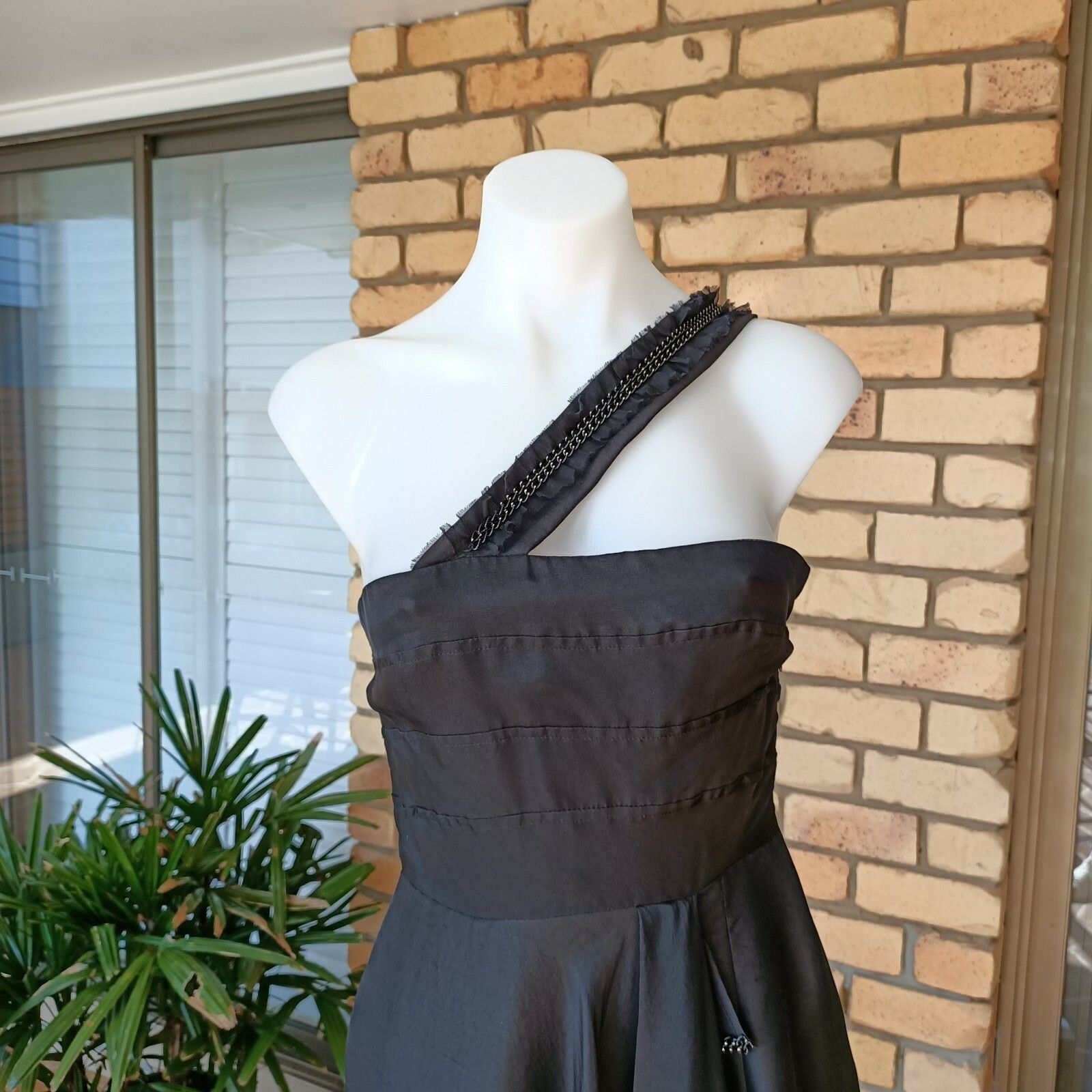 Designer × Rachel Gilbert Rachel Gilbert Silk One Shoulder Mini Dress Embellished Size XS / US 0-2 / IT 36-38 - 3 Thumbnail