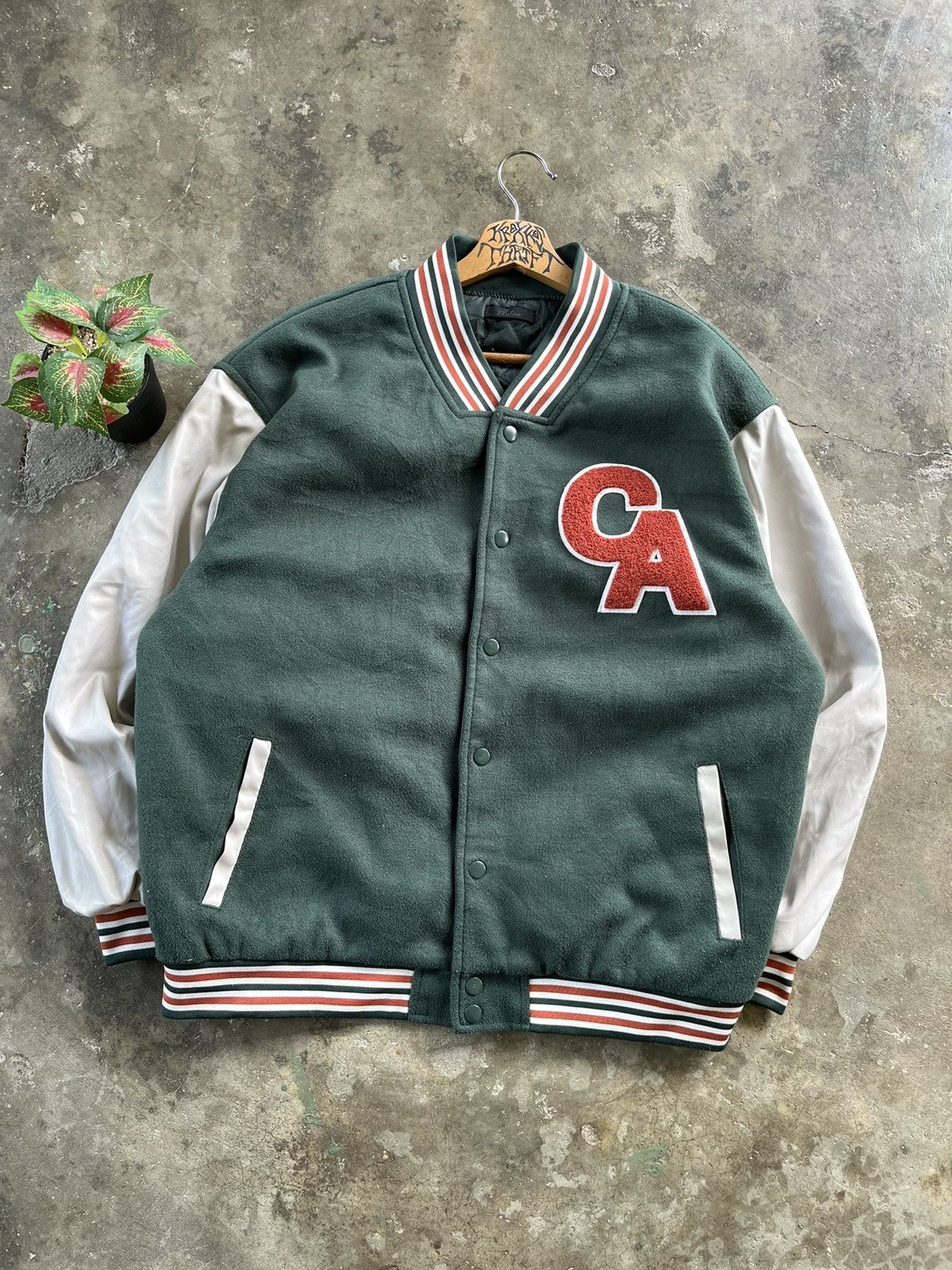 Vintage RARE Vintage CA Varsity Jacket Velvet Logo Size US L / EU 52-54 / 3 - 3 Thumbnail