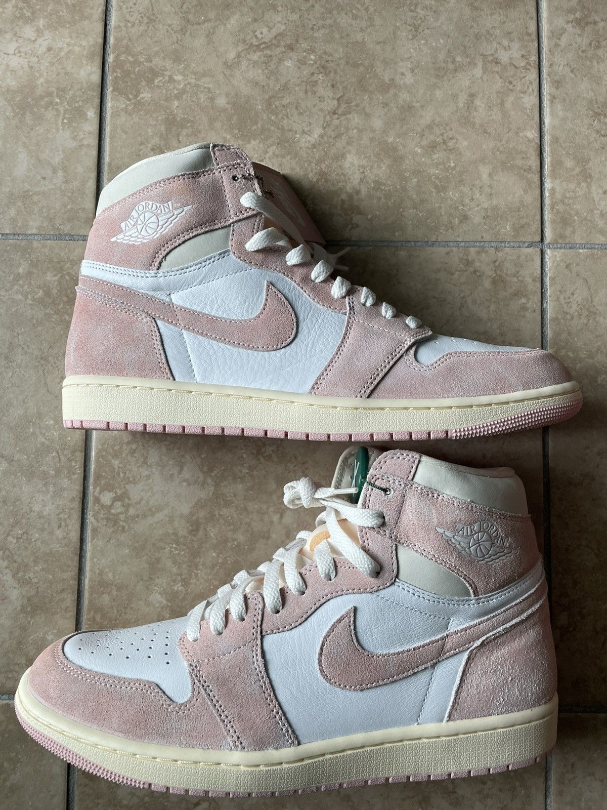 Jordan Brand WMNS AIR JORDAN 1 RETRO HI OG/ Size US 12 / EU 45 - 1 Thumbnail