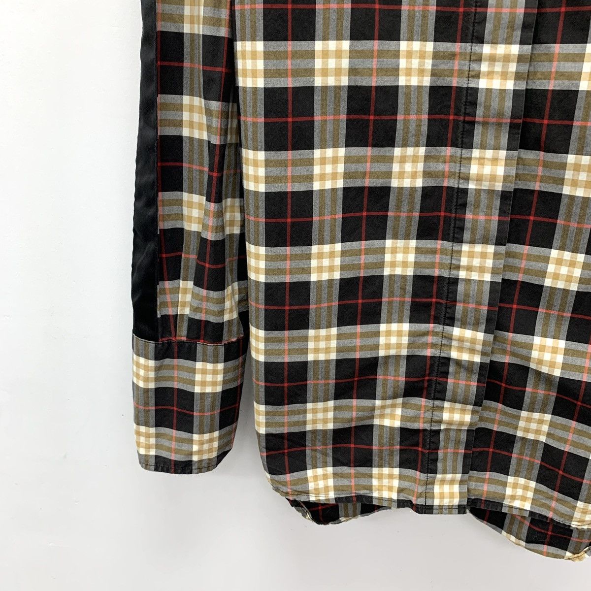 Burberry Burberry Color-block Plaid Lapel Long Sleeve Shirt K26WX Size US XS / EU 42 / 0 - 4 Thumbnail