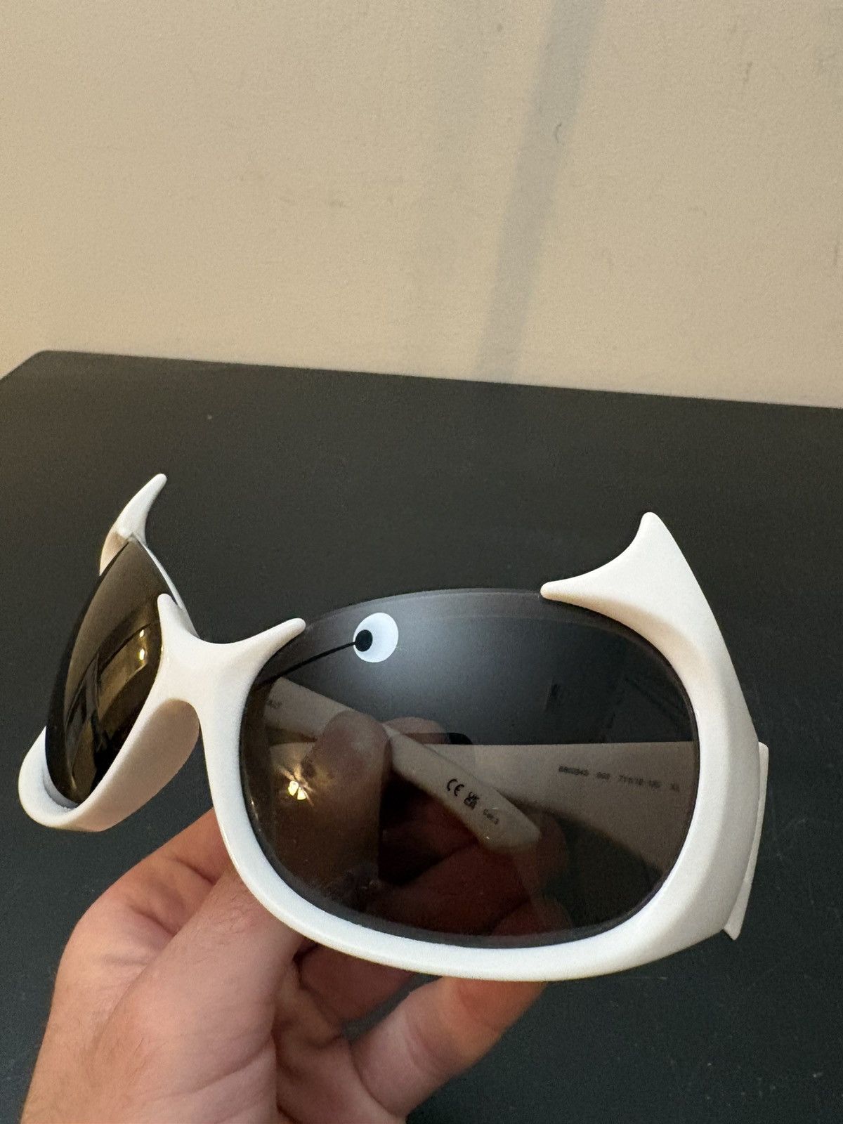 Balenciaga Balenciaga Gotham Cat Oversized Frame Sunglasses White Size ONE SIZE - 3 Thumbnail