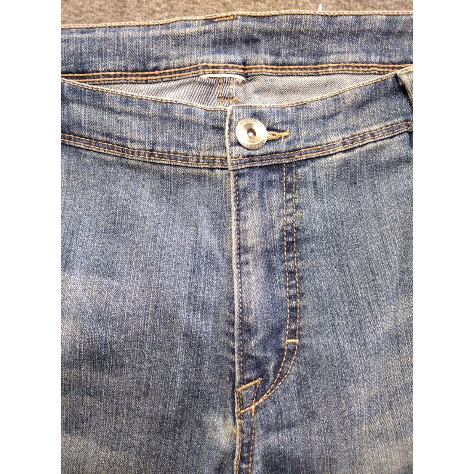 Vintage Sonoma Jeans Women's Plus Size 18 Boot Straight Denim Blue Distressed 5-Pocket High Rise Regular Stretch Shirts pants? Size 40" / US 18 - 3 Thumbnail