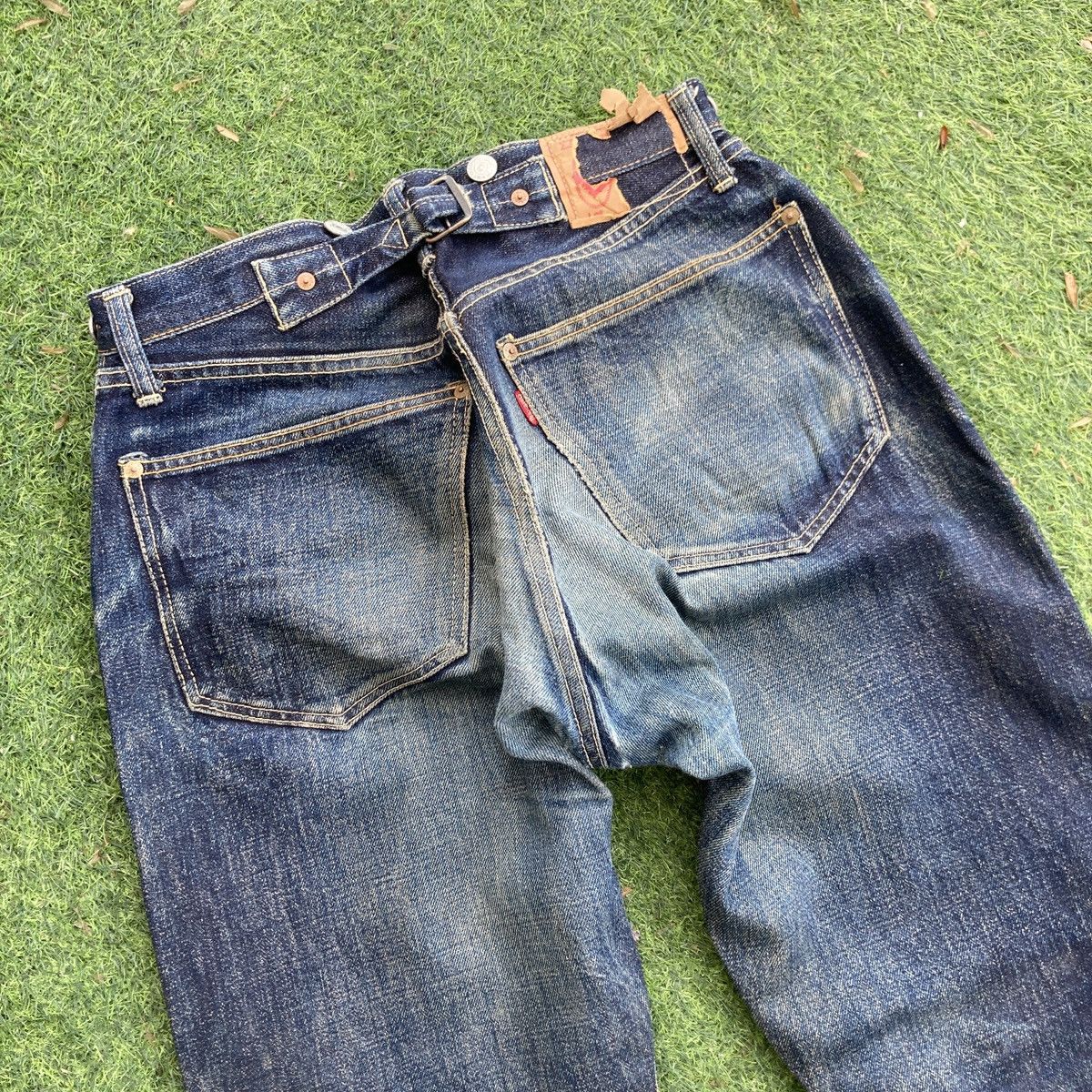 Denime VINTAGE DENIME SELVEDGE BUCKLE BACK DISTRESSED JEANS Size US 29 - 8 Thumbnail