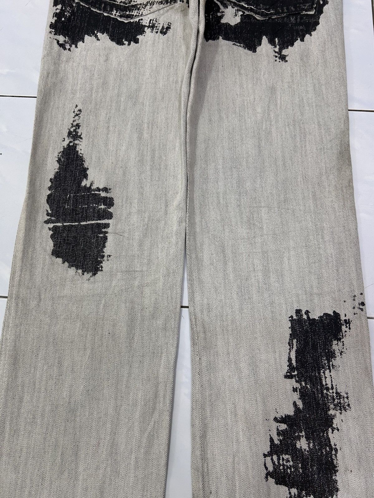 Japanese Brand × Vintage Vintage Japanese Grunge Graffiti Wash Distressed Jeans Size US 34 / EU 50 - 18 Thumbnail