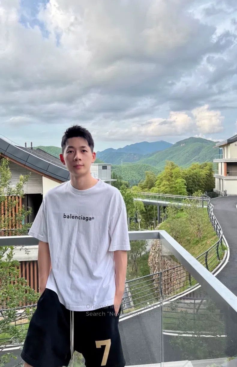 Balenciaga Balenciaga Logo Printed Round Neck Short Sleeve White T-Sh Size US L / EU 52-54 / 3 - 8 Thumbnail