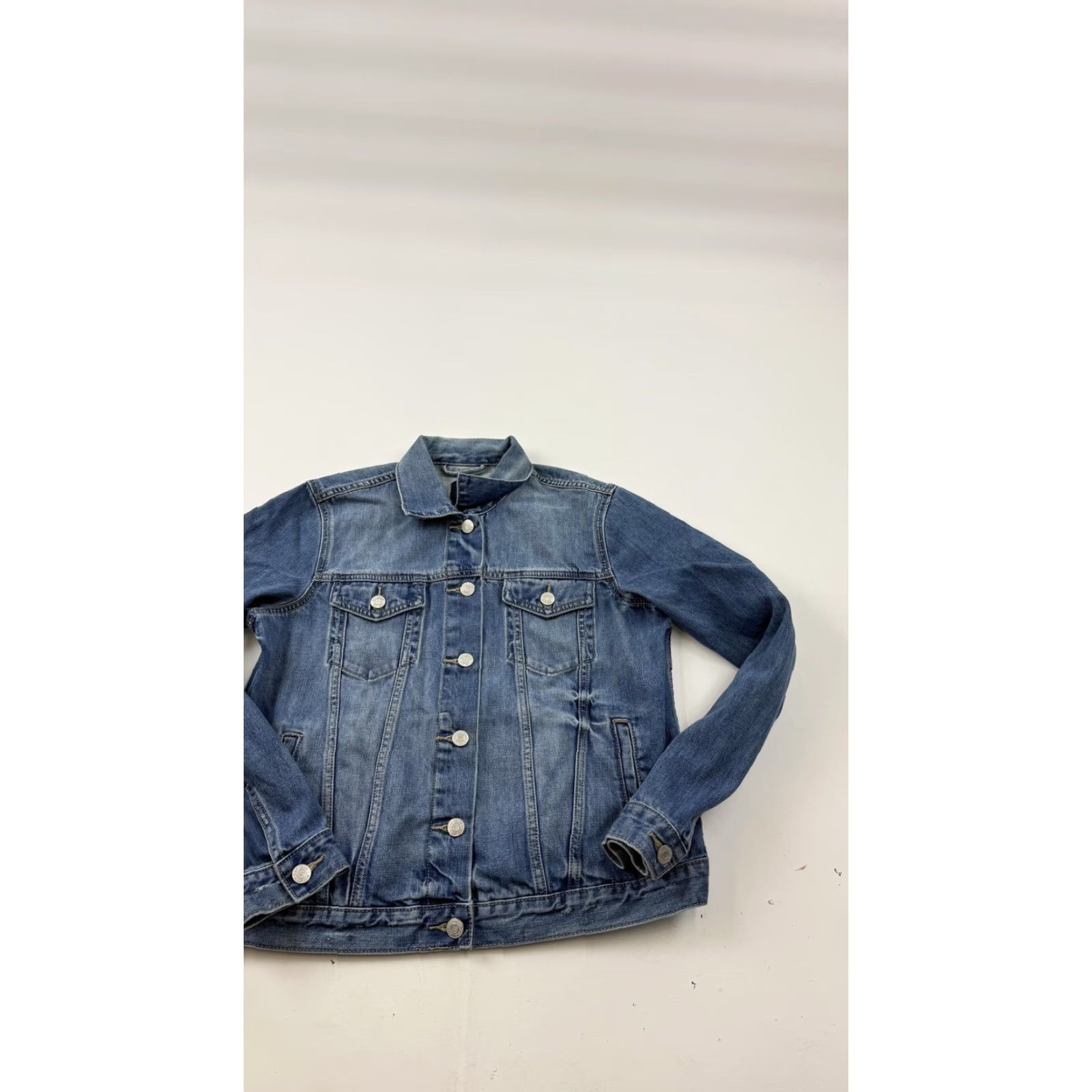Gap Gap Denim Jacket Womens Medium Blue Trucker Button Front Pockets Casual Cotton Size M / US 6-8 / IT 42-44 - 3 Thumbnail