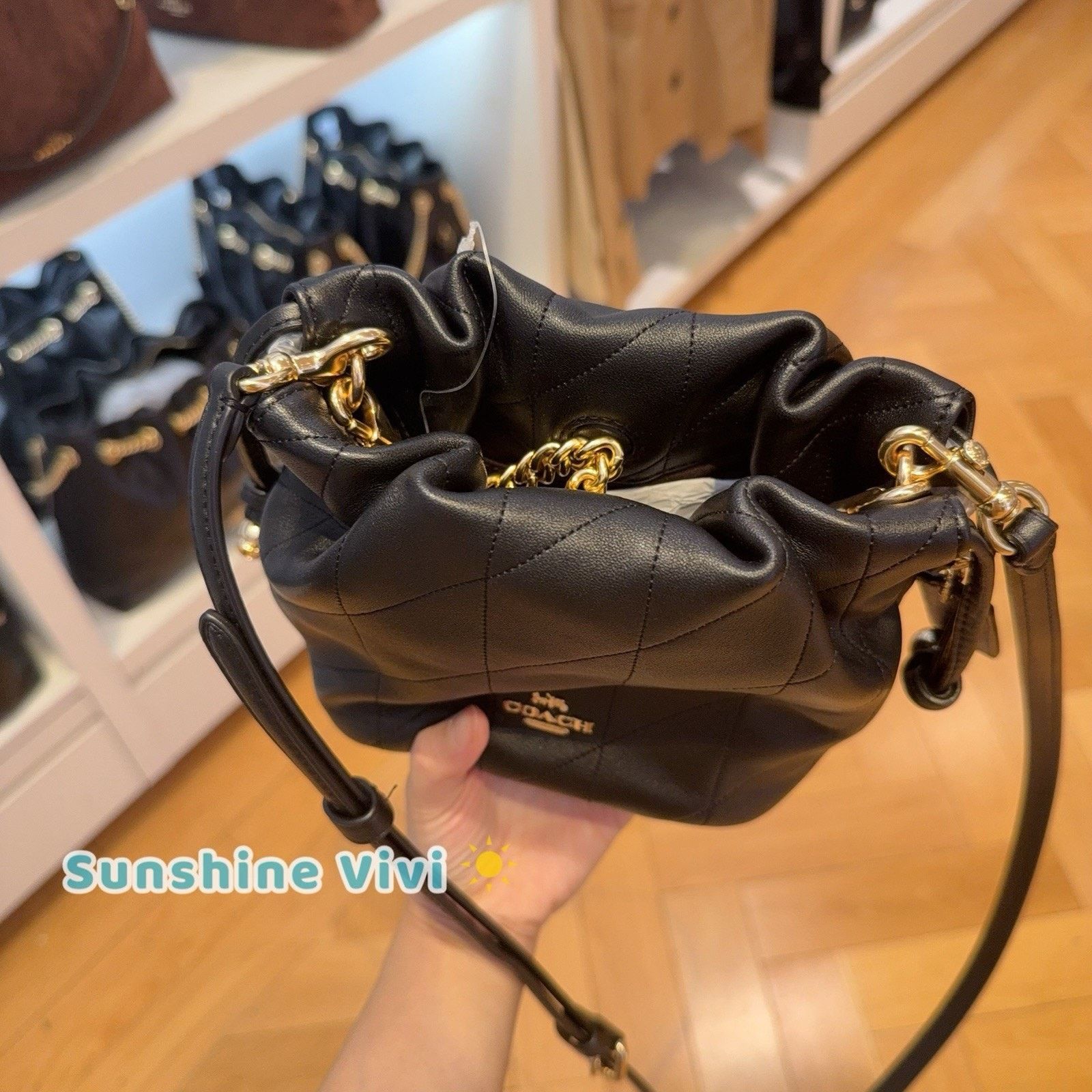 Coach NWT Coach Faye Mini Drawstring Bag CDB69 Gold /Black leather Size ONE SIZE - 2 Thumbnail