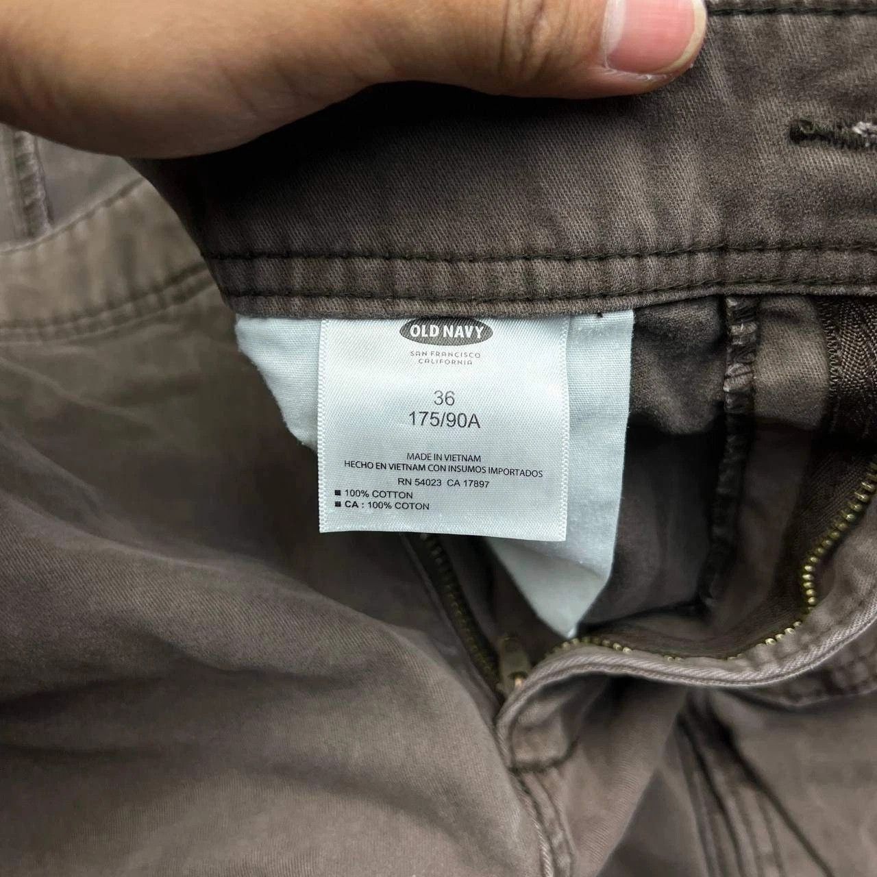 Old Navy Old Navy Cargo Shorts Men 36 Brown Pockets Outdoor Cotton Size US 36 / EU 52 - 7 Thumbnail