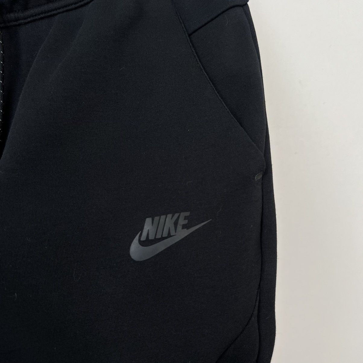 Nike Nike tech fleece black pants Size US 32 / EU 48 - 2 Thumbnail