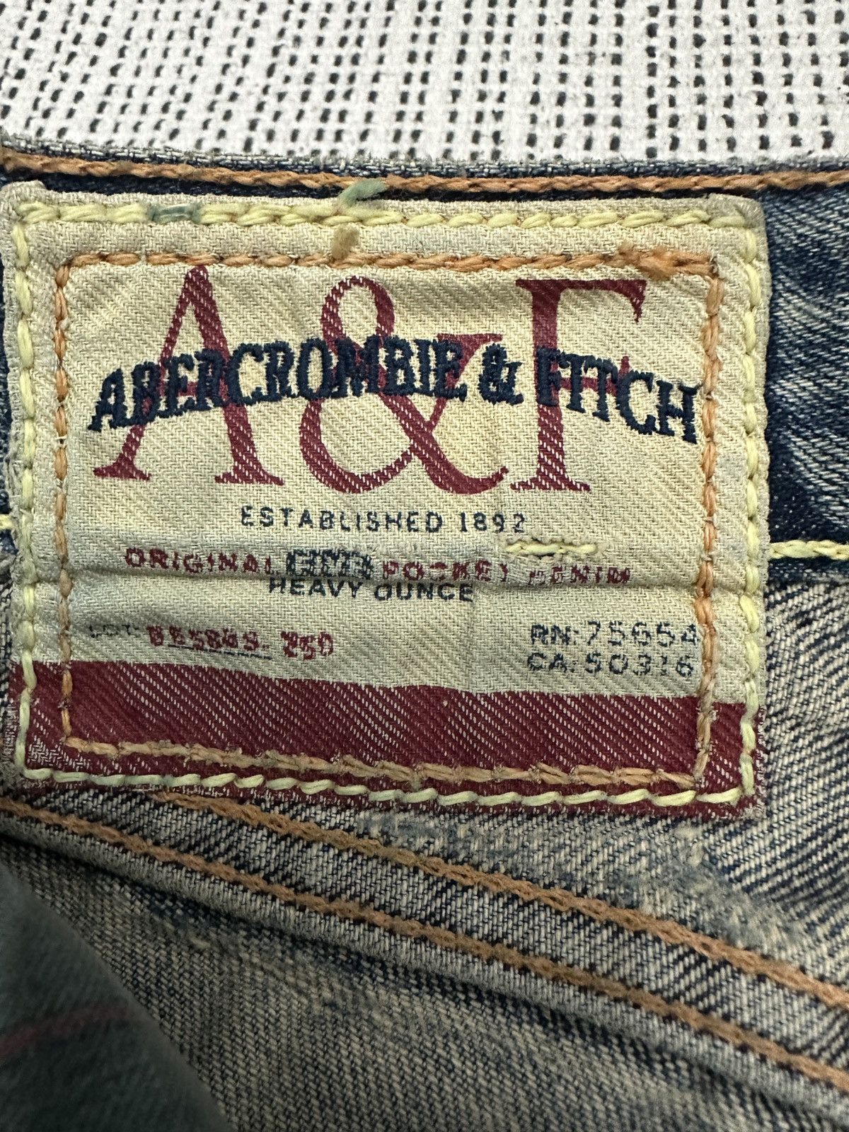 Abercrombie & Fitch 🔥Rare !!! ABERCROMBIE&FITCH DISTRESSED JEANS Size US 32 / EU 48 - 7 Thumbnail