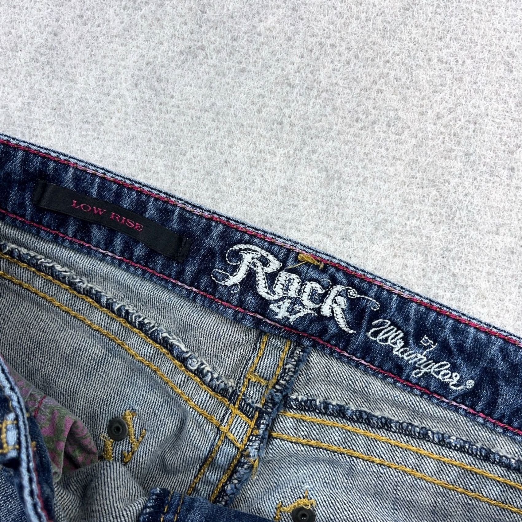 Wrangler Wrangler Rock 47 Jeans Women Bootcut 7/8 x 32 Low Rise Dark Wash Blue Denim Stretch Regular 5-Pocket Size 30" / US 8 / IT 44 - 5 Thumbnail