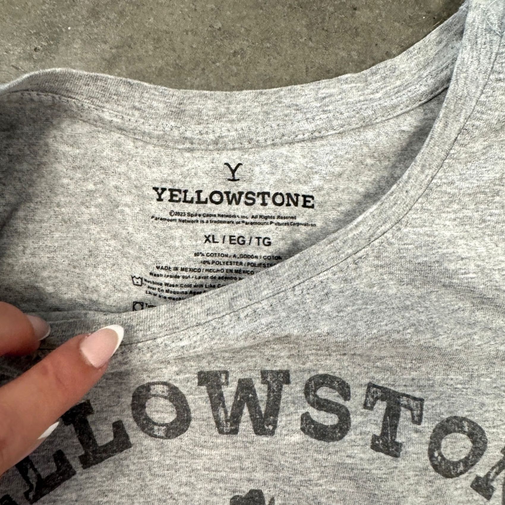 Vintage VINTAGE Yellowstone Graphic T-Shirt XL Women Heather Gray Crew Neck Short Sleeve Raglan Sleeve Size XL / US 12-14 / IT 48-50 - 3 Thumbnail