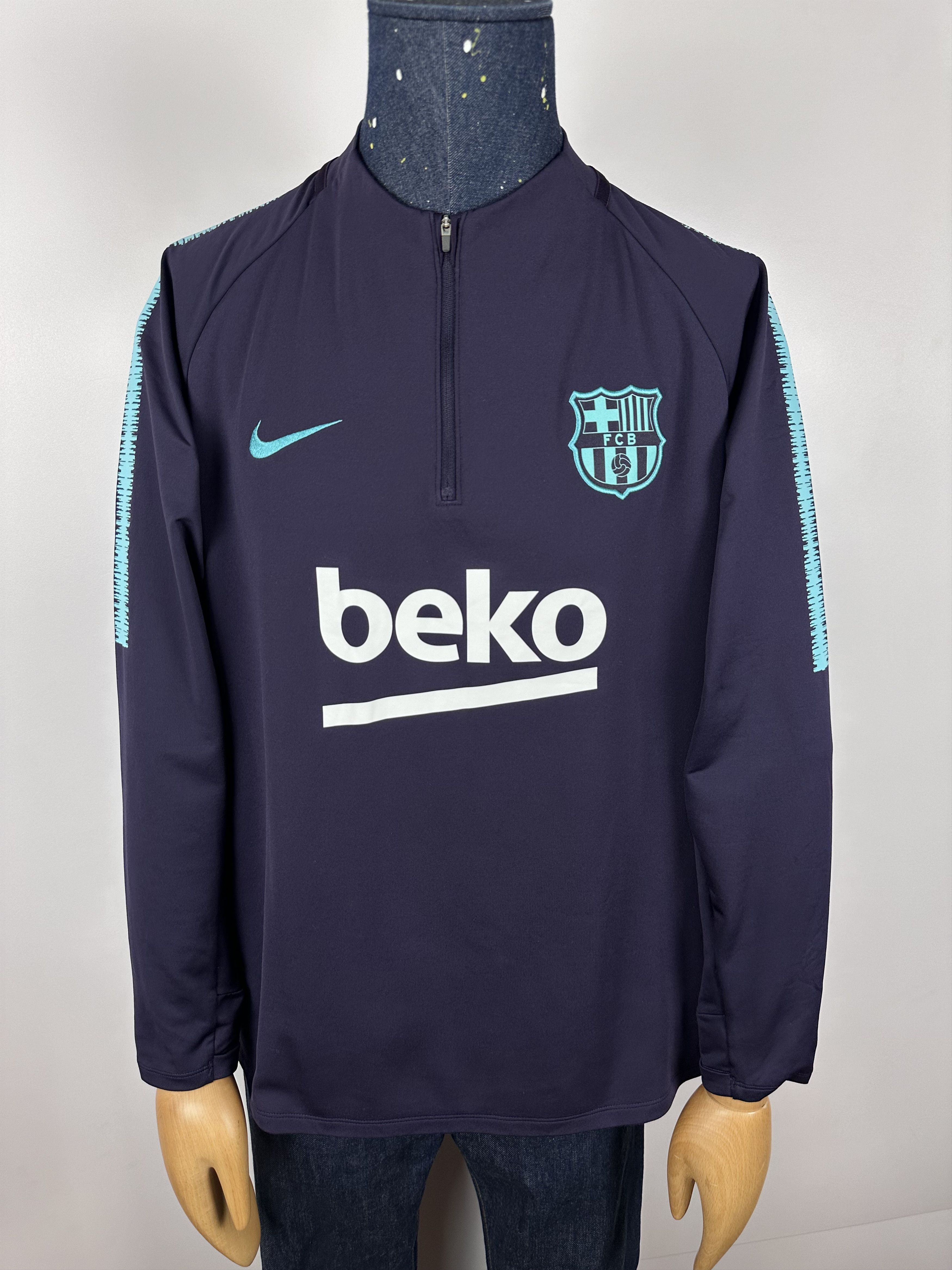 Nike BARCELONA 2019 TRAINING FOOTBALL SOCCER SWEATSHIRT TOP NIKE Size US XL / EU 56 / 4 - 2 Thumbnail