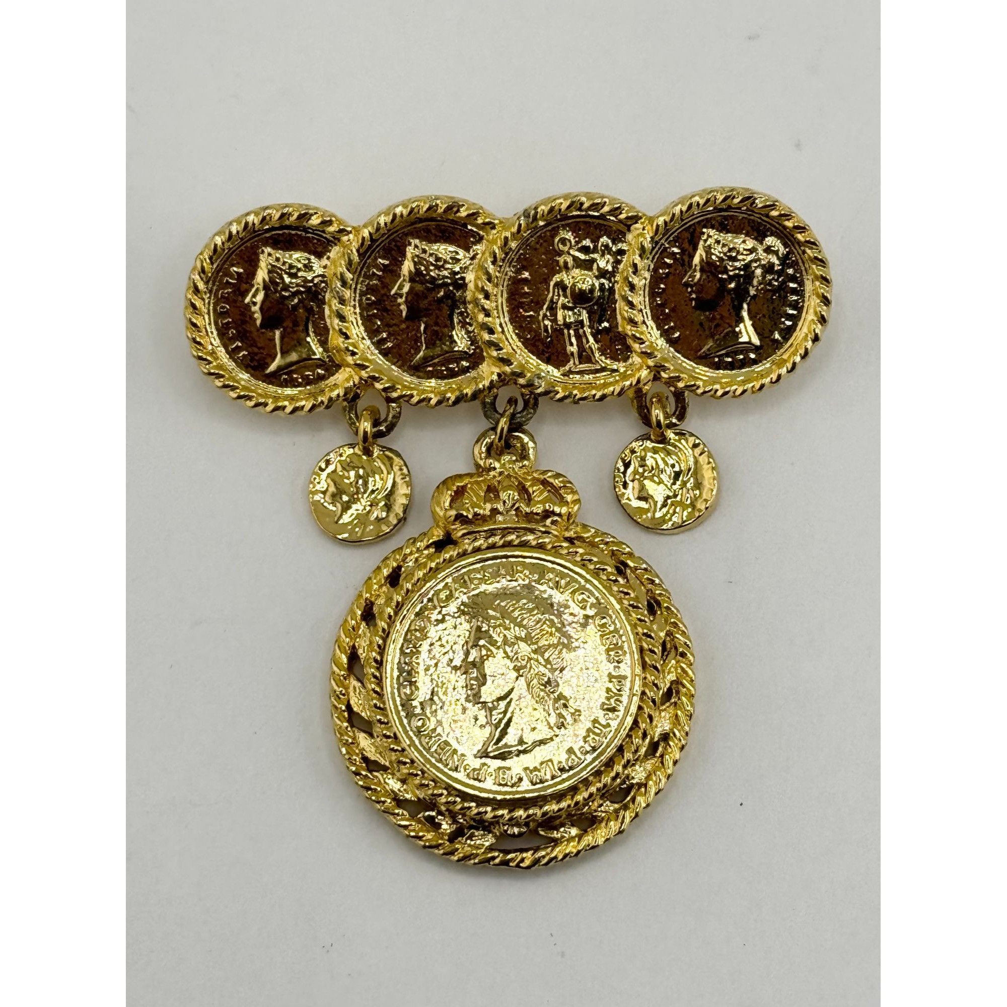 Vintage Vintage gold coin charm brooch pin Size ONE SIZE - 4 Thumbnail