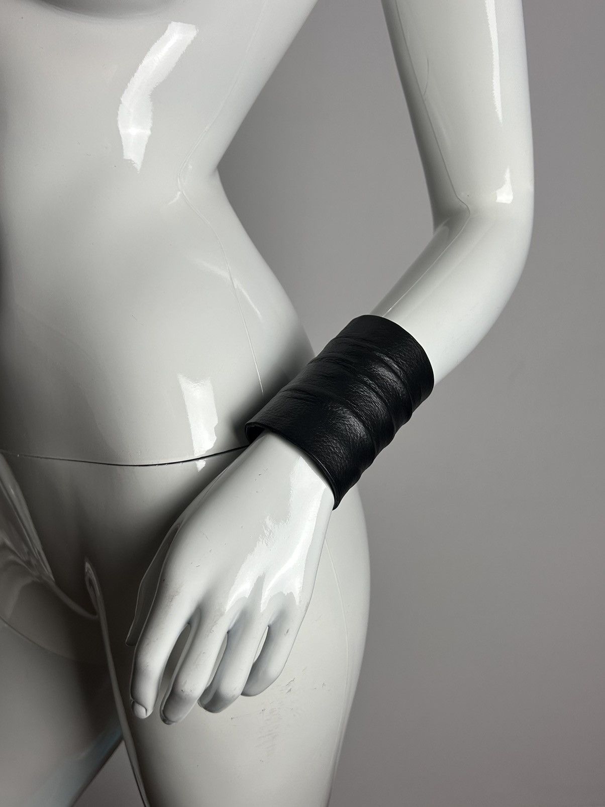 Other Black leather handmade bracelet Size ONE SIZE - 6 Thumbnail