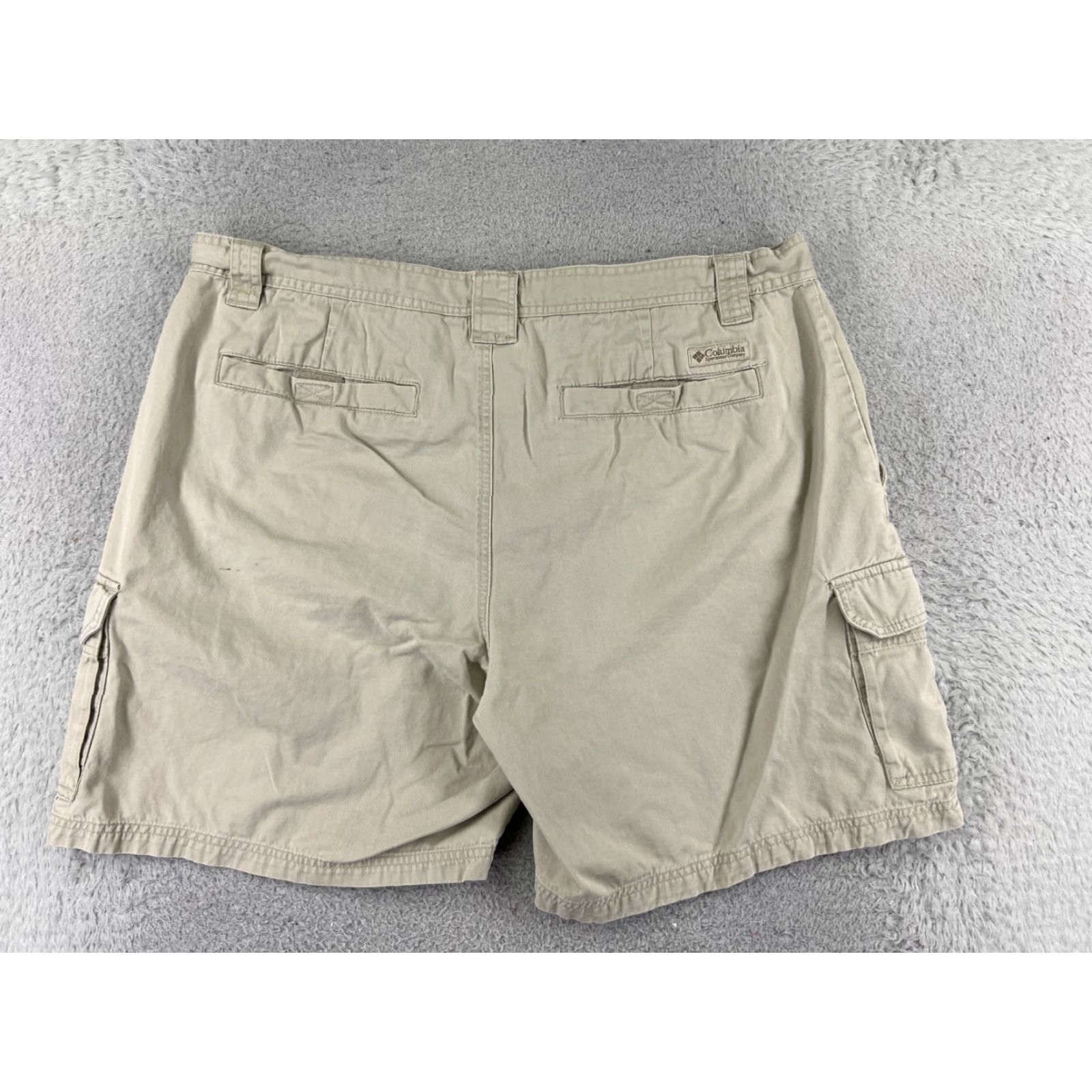 Vintage Columbia Men Cargo Shorts 40 Beige Cotton Twill Hiking Camping Fishing 40x7 Cargo Pocket Belted Regular Inseam 7 in Beige Mens Shorts Size US 40 / EU 56 - 2 Thumbnail