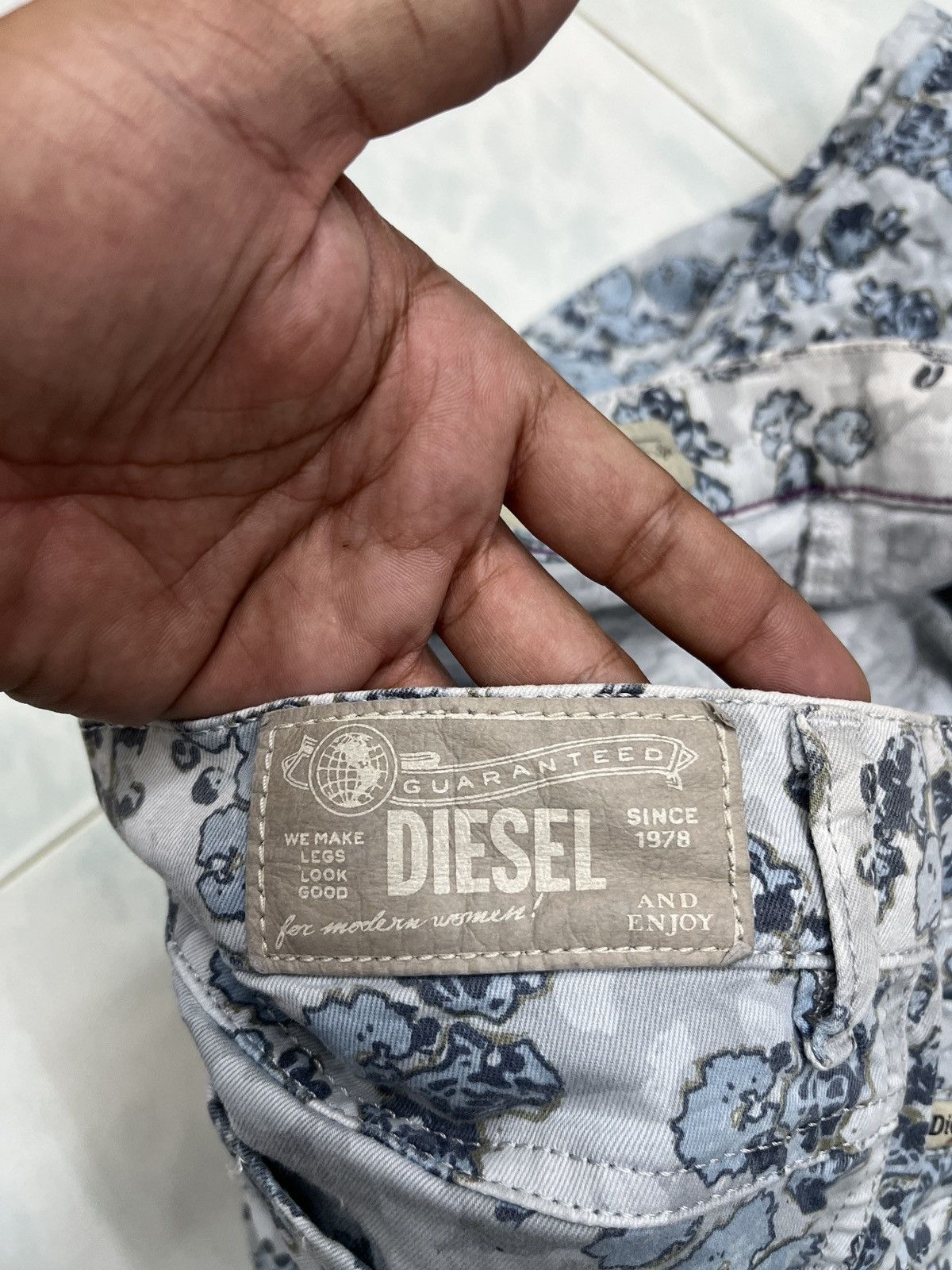 Diesel 🔥🔥🔥STEALS DIESEL SUPER SLIM JEGGING Size 28" / US 6 / IT 42 - 13 Thumbnail