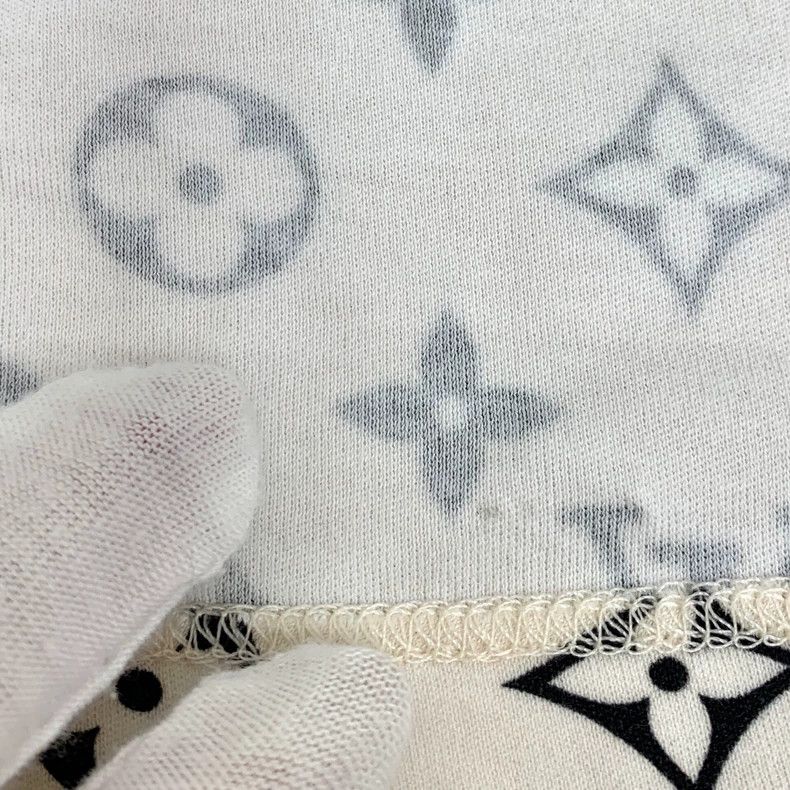 Louis Vuitton Louis Vuitton White logo presbyopic full print cotton roun Size XS / US 0-2 / IT 36-38 - 9 Thumbnail