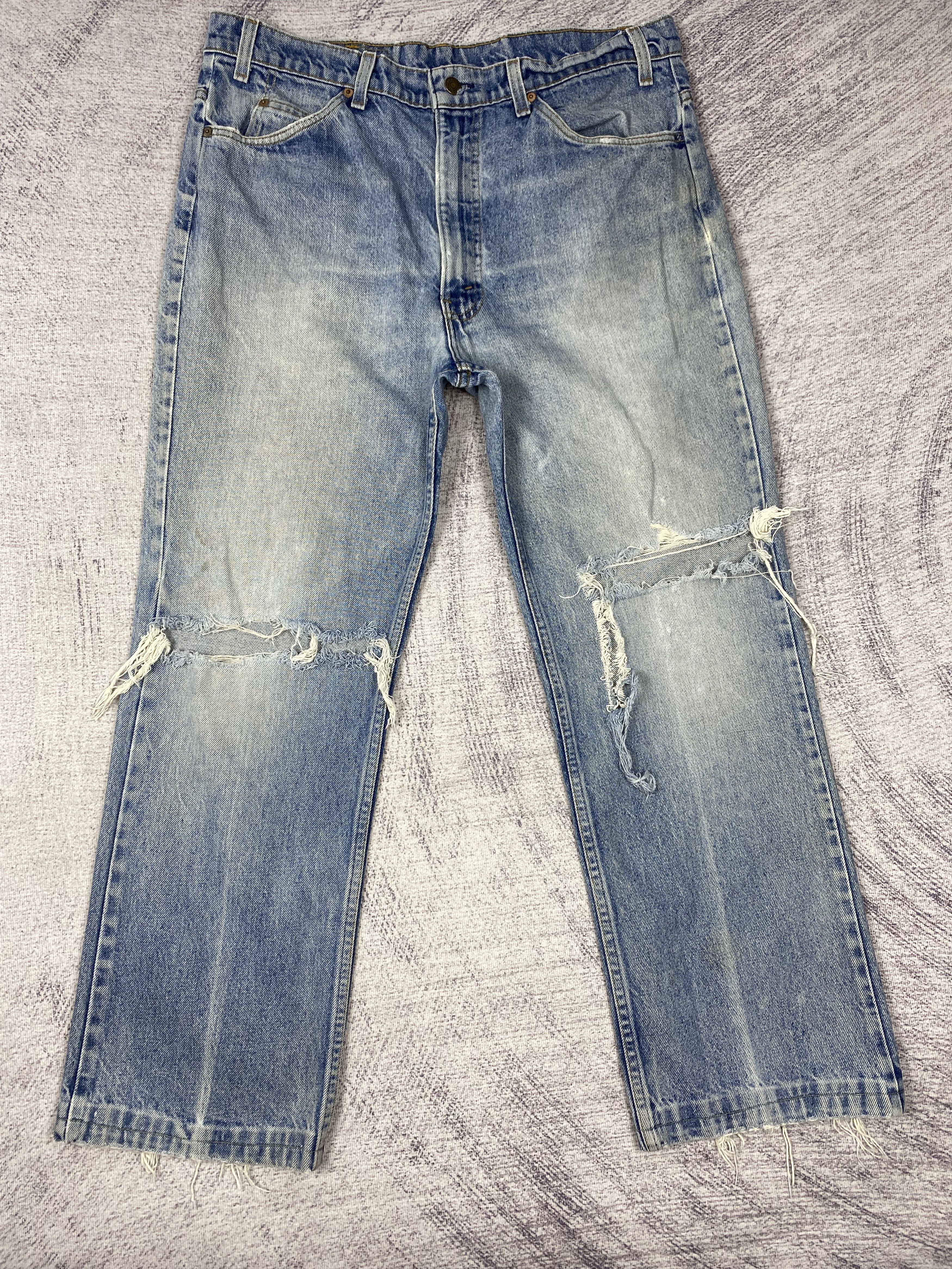 Levi's Vintage Levi's Distressed Blue Denim Jeans PT0481 Size US 38 / EU 54 - 1 Thumbnail