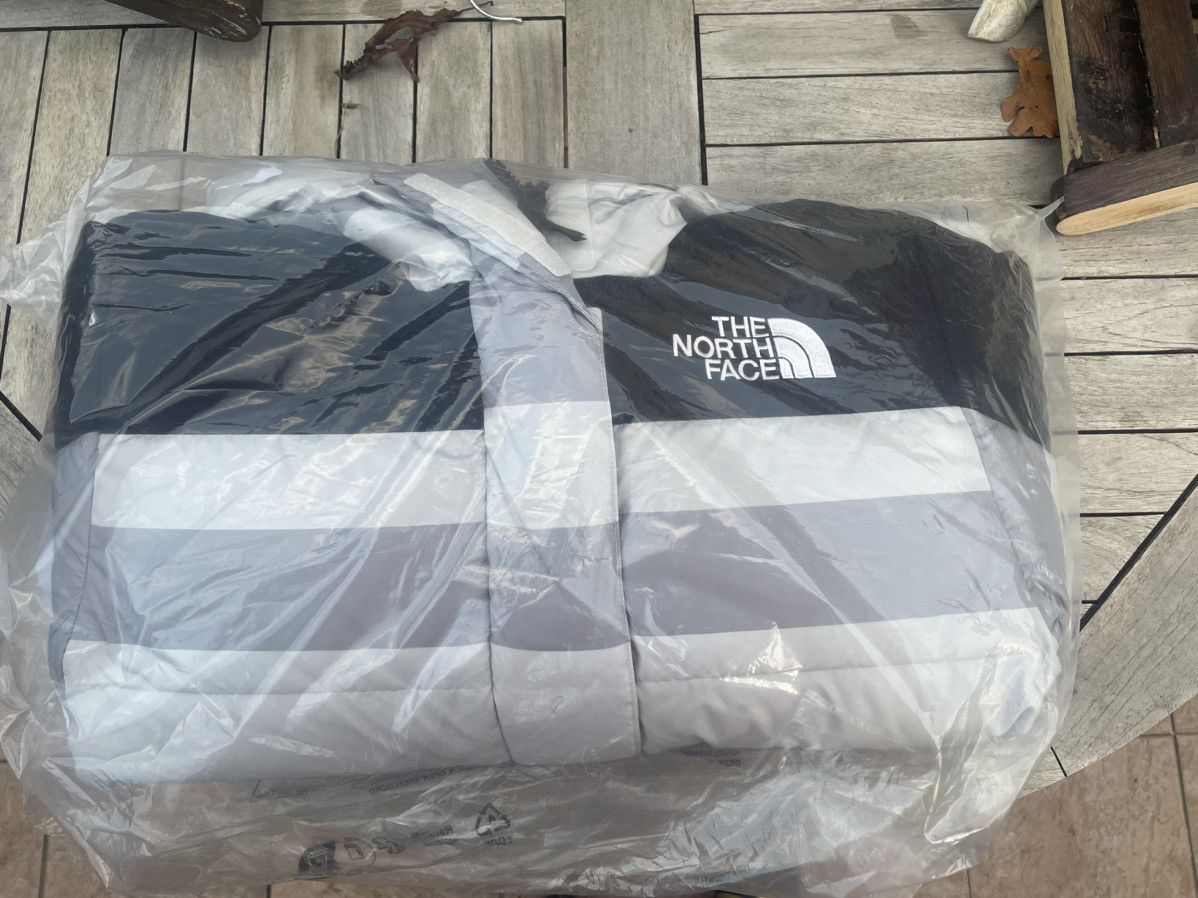 The North Face North Face women's grey striped Size S / US 4 / IT 40 - 5 Thumbnail