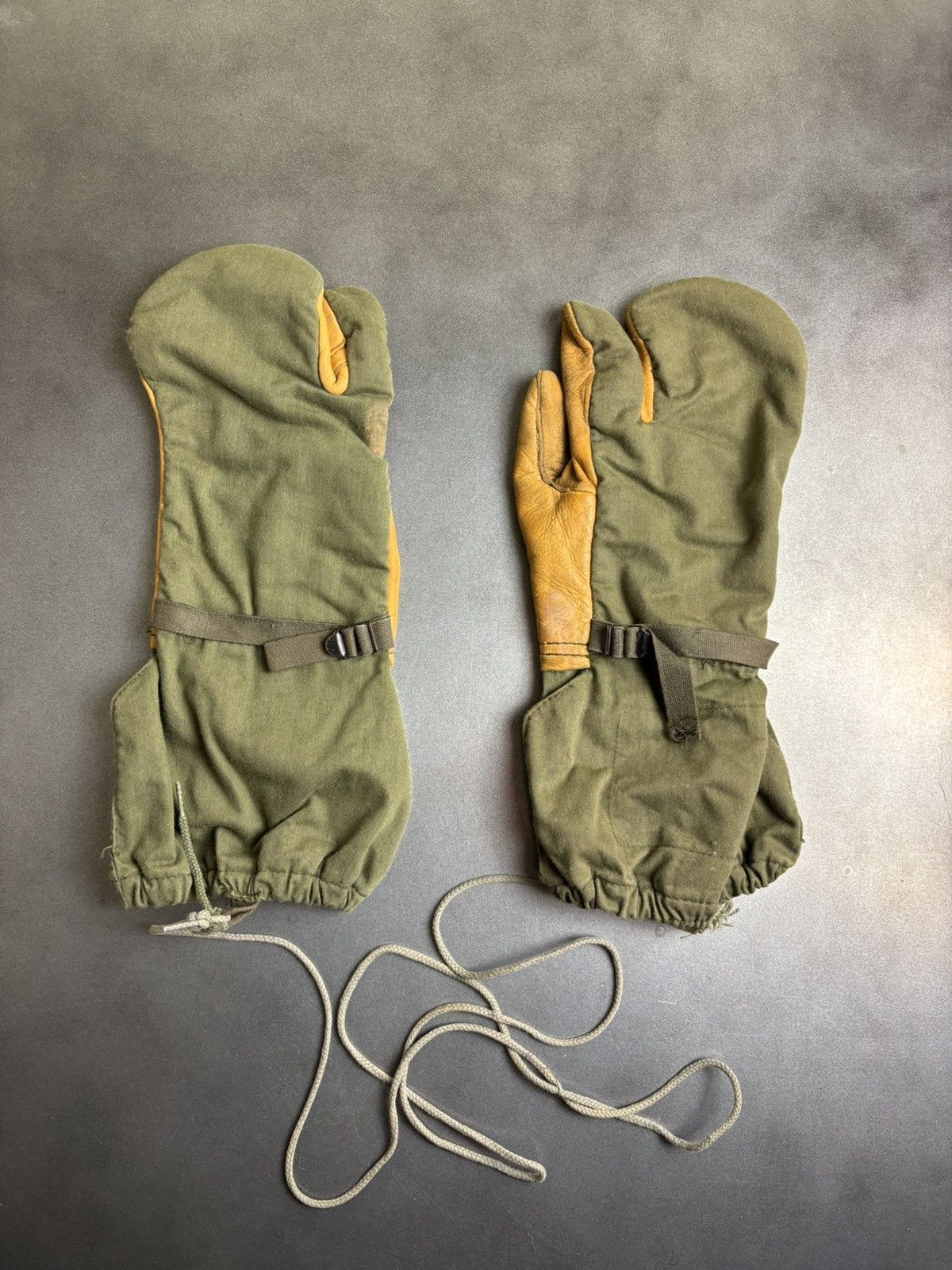 Vintage Vintage M-65 Trigger Mittens Vietname Shooting Mitts Cold We Size ONE SIZE - 10 Thumbnail