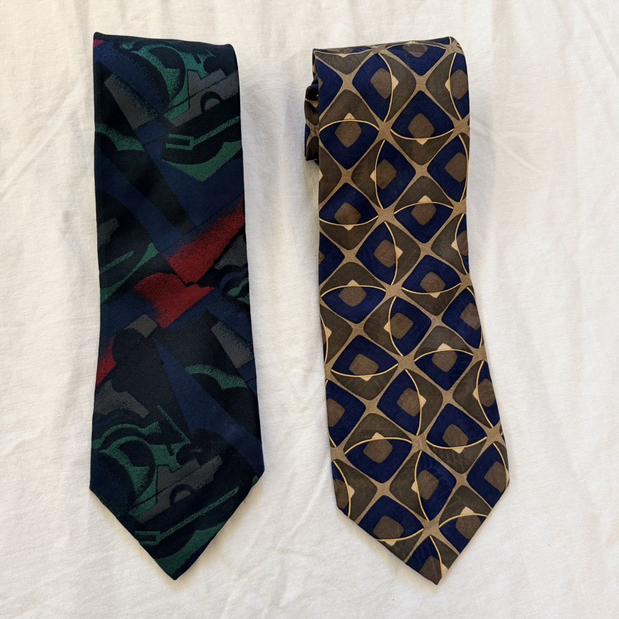Other Designer Silk Tie Bundle – Mulberry Ziggurat & William Hardy Size ONE SIZE - 14 Thumbnail