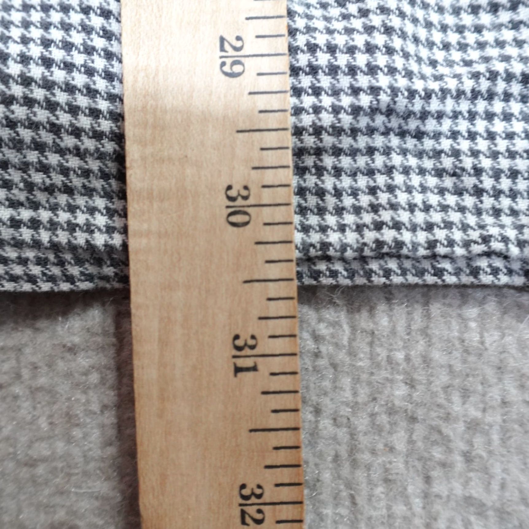 Banana Republic VINTAGE Banana Republic Board Shirt XL Gray Houndstooth Flannel Shirt Mens Board Shirt Gray XL Flannel Vintage Banana Republic Mens Shirt Size US XL / EU 56 / 4 - 6 Thumbnail