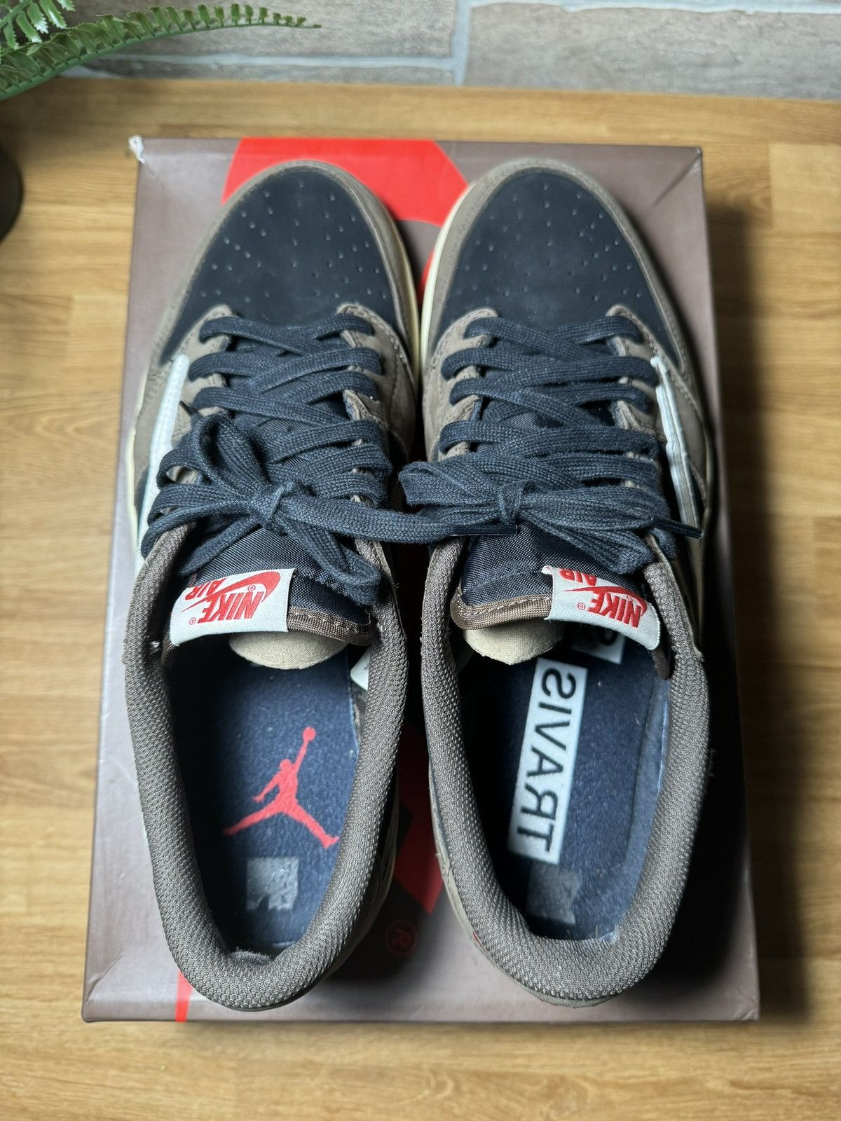 Nike × Travis Scott Jordan 1 Retro Low Mocha TRAVIS SCOTT Size US 12 / EU 45 - 11 Thumbnail