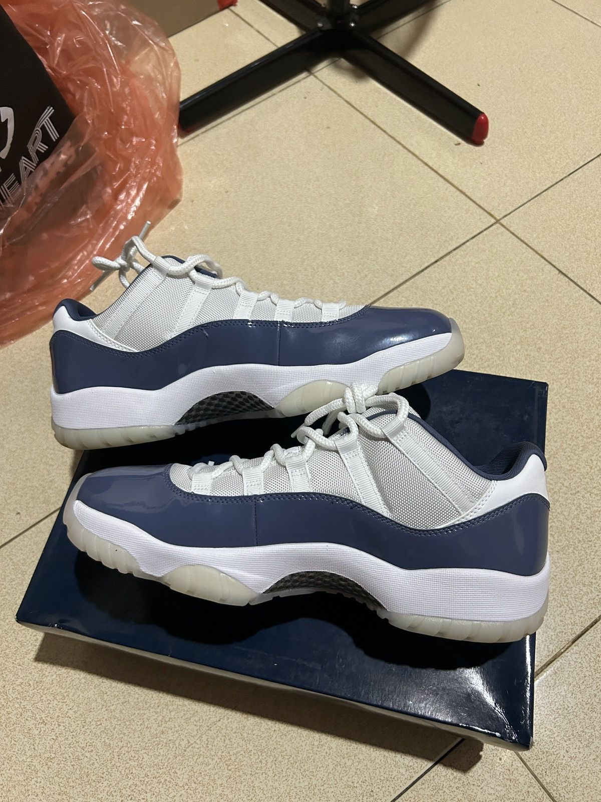 Jordan Brand air jordan 11 low diffused blue Size US 12.5 / EU 45-46 - 2 Thumbnail