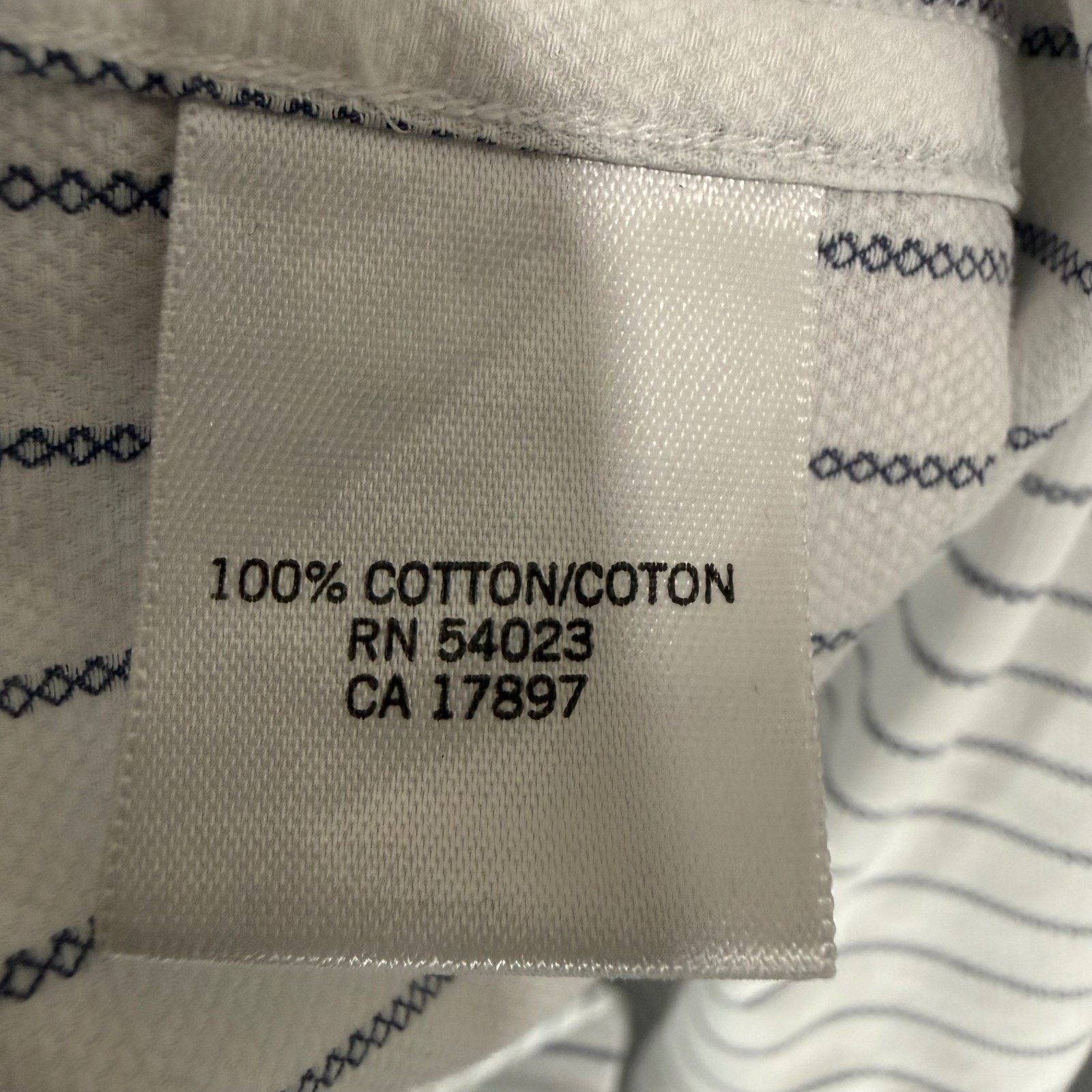 Banana Republic Banana Republic Mens XL White Blue Striped Button Up LS Size US XL / EU 56 / 4 - 3 Thumbnail