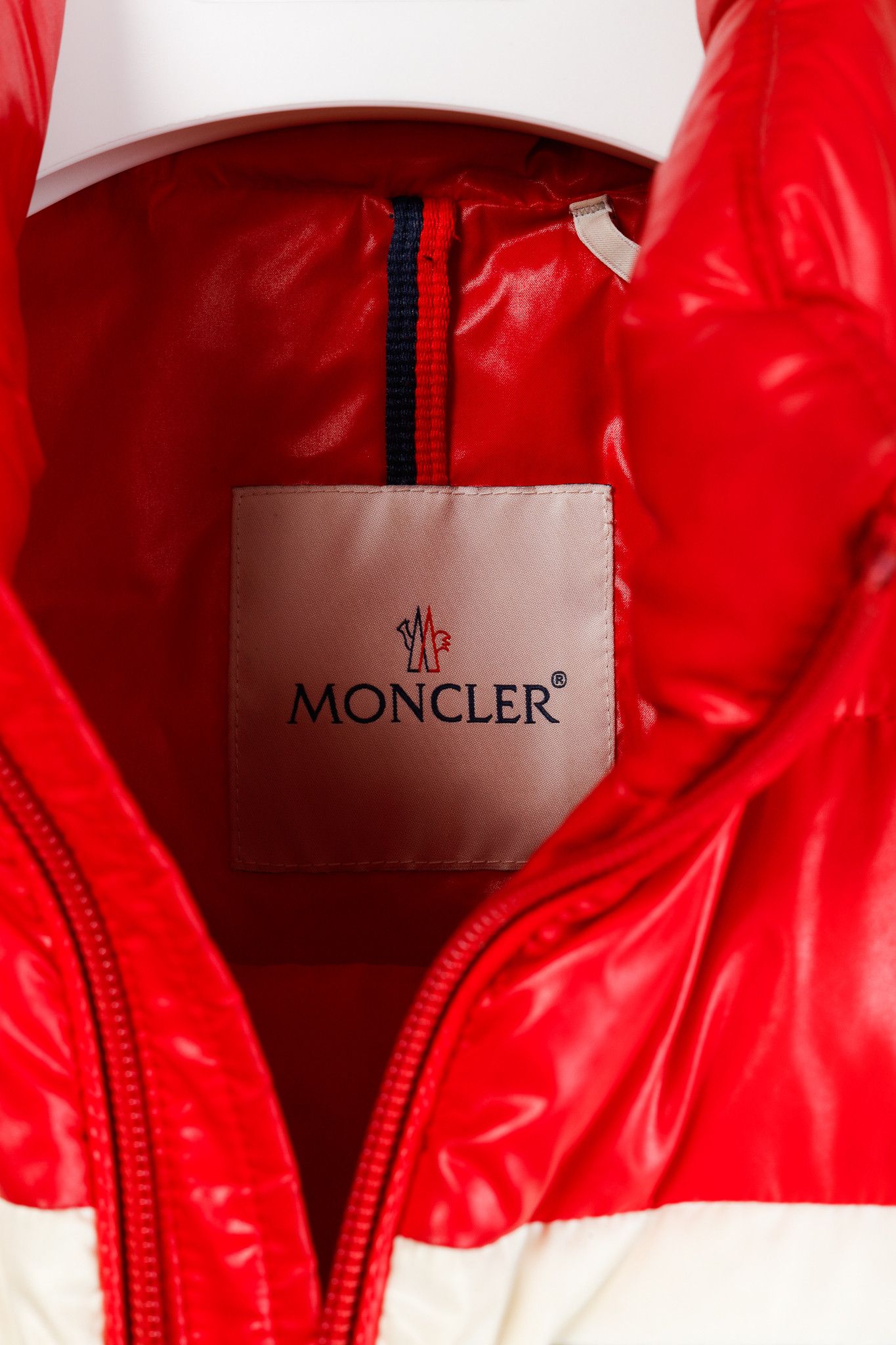 Moncler Moncler Petichet Red Stripe Bomber Down-Fill Puffer Jacket Size XS / US 0-2 / IT 36-38 - 4 Thumbnail