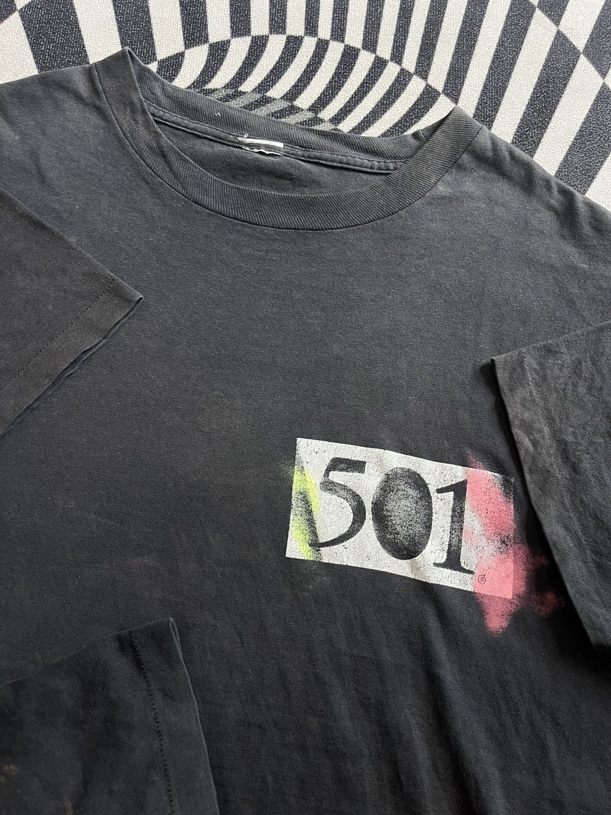 Levi's Vintage Levi’s 501 1989’s collections (sun fade) tshirt Size US XL / EU 56 / 4 - 7 Thumbnail