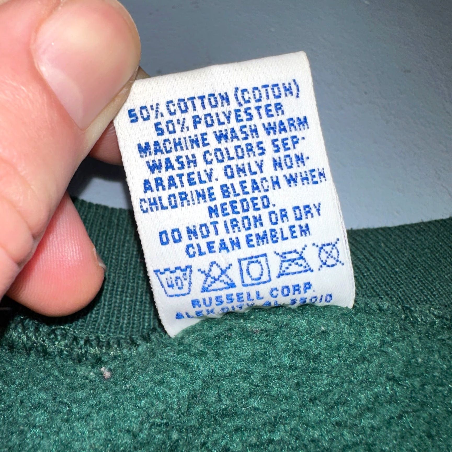 Russell Athletic VINTAGE Russell Athletic Sweatshirt Crewneck Green L 90s Logo Mens Pullover All Seasons Size US L / EU 52-54 / 3 - 4 Thumbnail