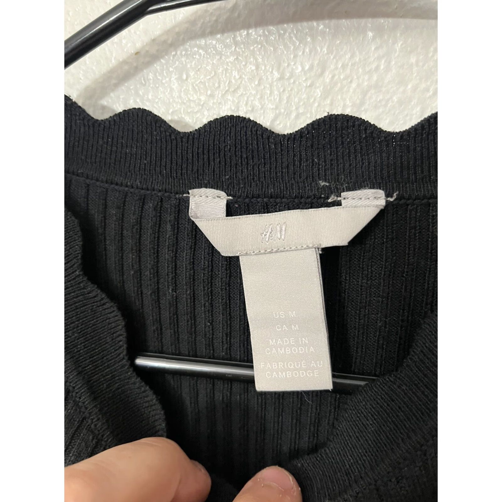H&M H&M Top Womens Size Medium Black Ribbed Knit Short Sleeve Pullover Stretch Size M / US 6-8 / IT 42-44 - 3 Thumbnail