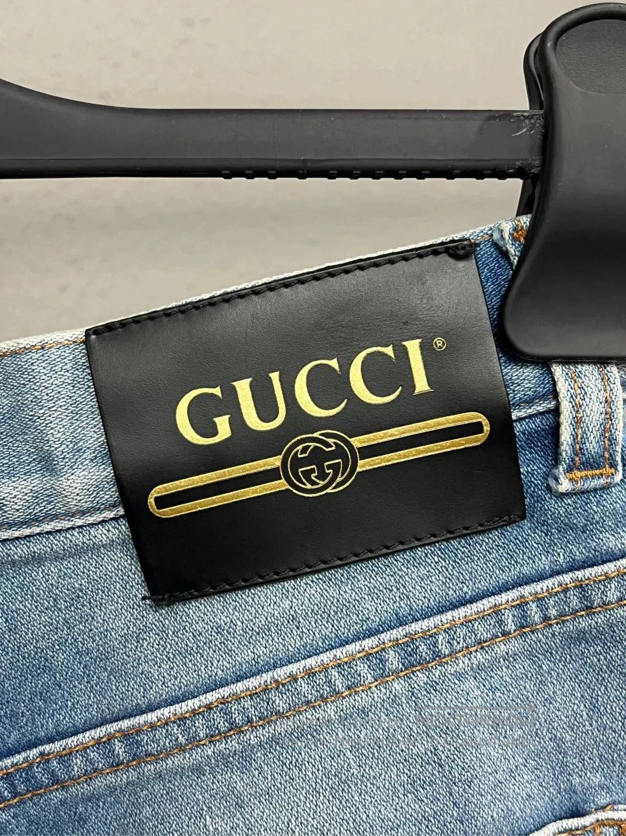 Gucci gucci cherry denim shorts size 27. Size 27" / US 4 / IT 40 - 3 Thumbnail