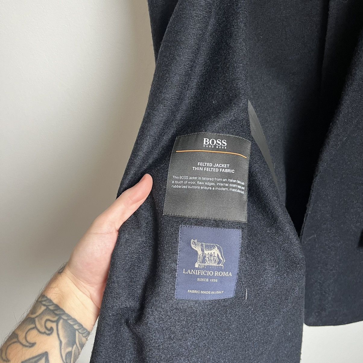 Hugo Boss Italian Boss Mens Navy Blazer Size 48R - 4 Thumbnail