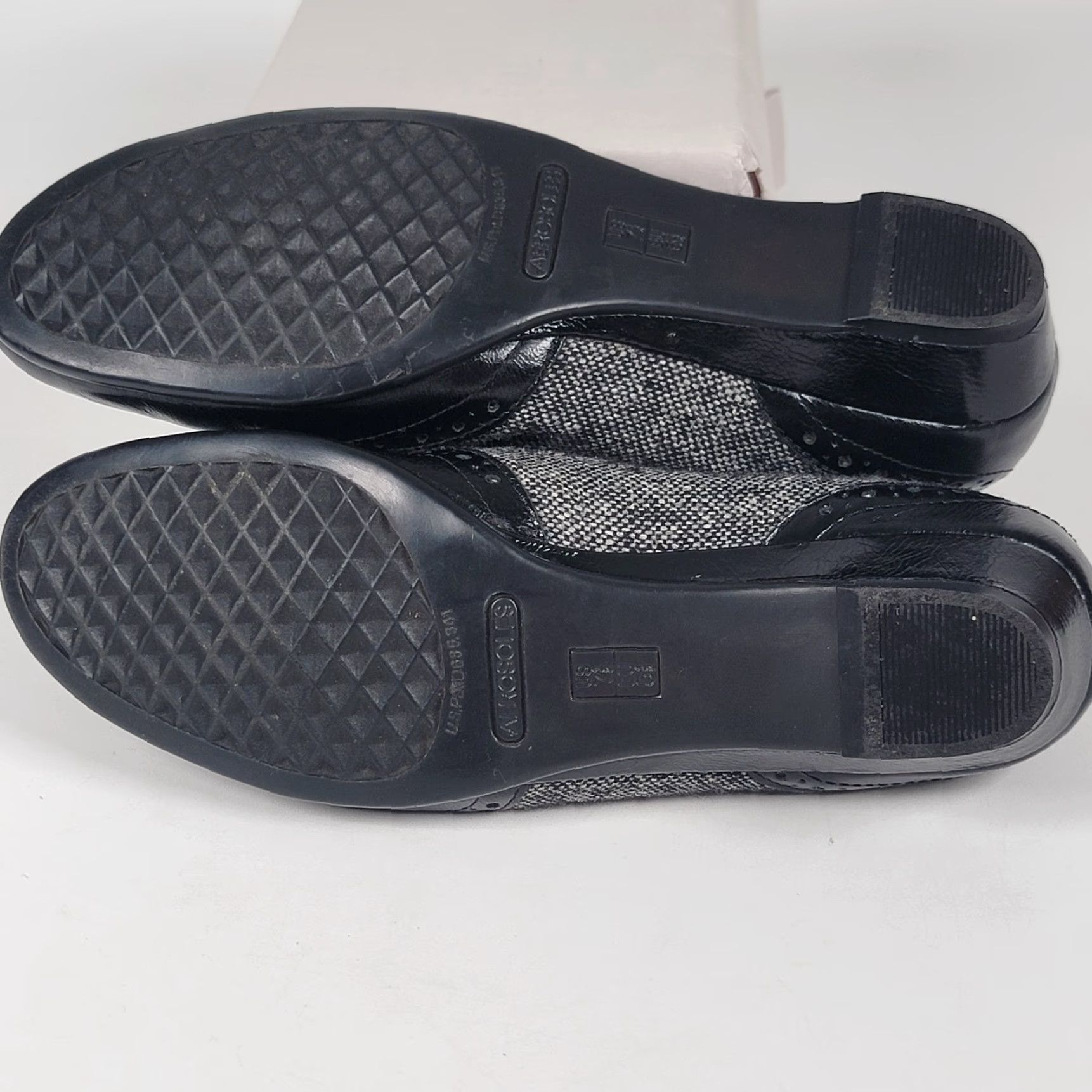 Vintage Aerosoles Women's Loafer Wing Tip Tasseled Sota Cream Black Patent Leather Fabric Slip On Flat Heel Womens 7.5 Comfort Casual Size US 8 / IT 38 - 6 Thumbnail