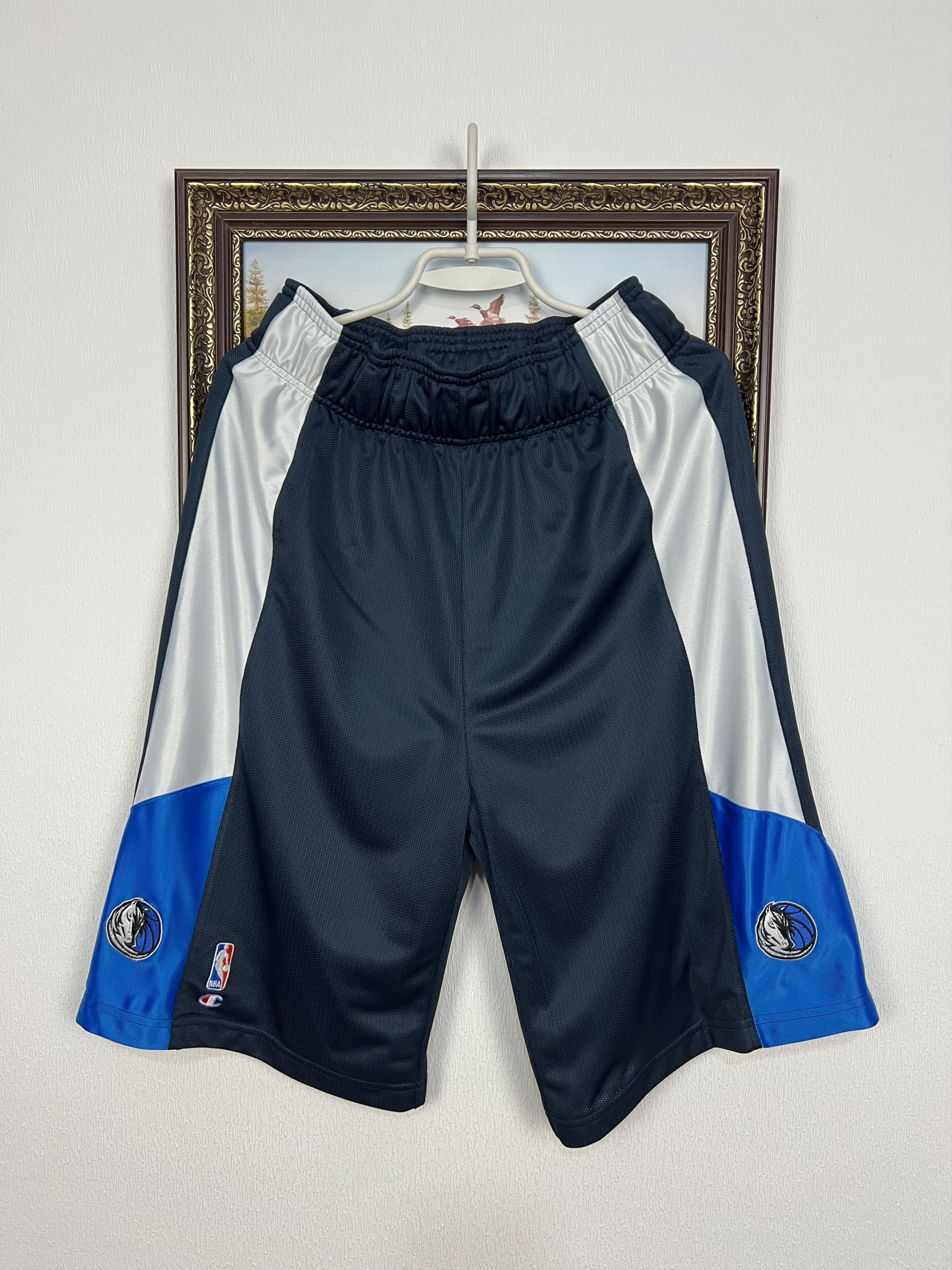Champion Vintage Champion Ballas Mavericks NBA Blue Shorts M Size US 32 / EU 48 - 1 Thumbnail