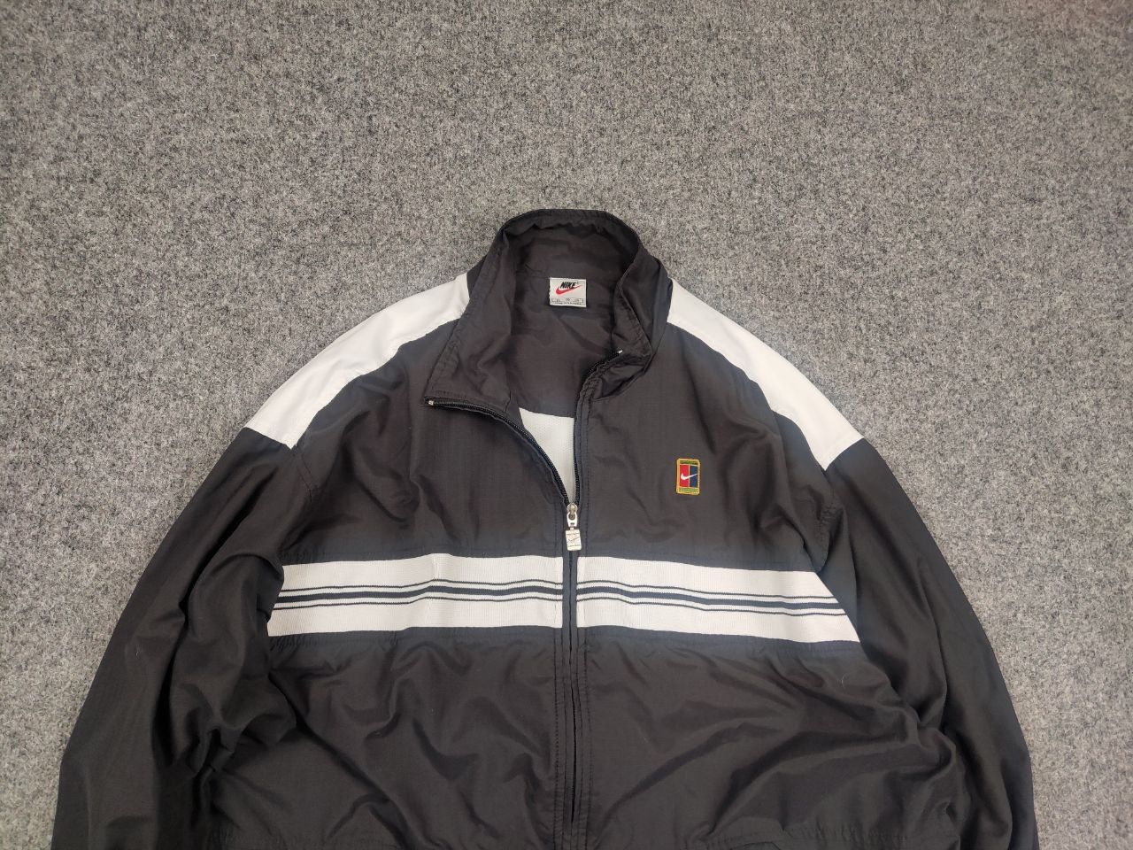 Nike Vintage Nike Court Logo Track Oversized Jacket Y2K Style Size US XL / EU 56 / 4 - 4 Thumbnail