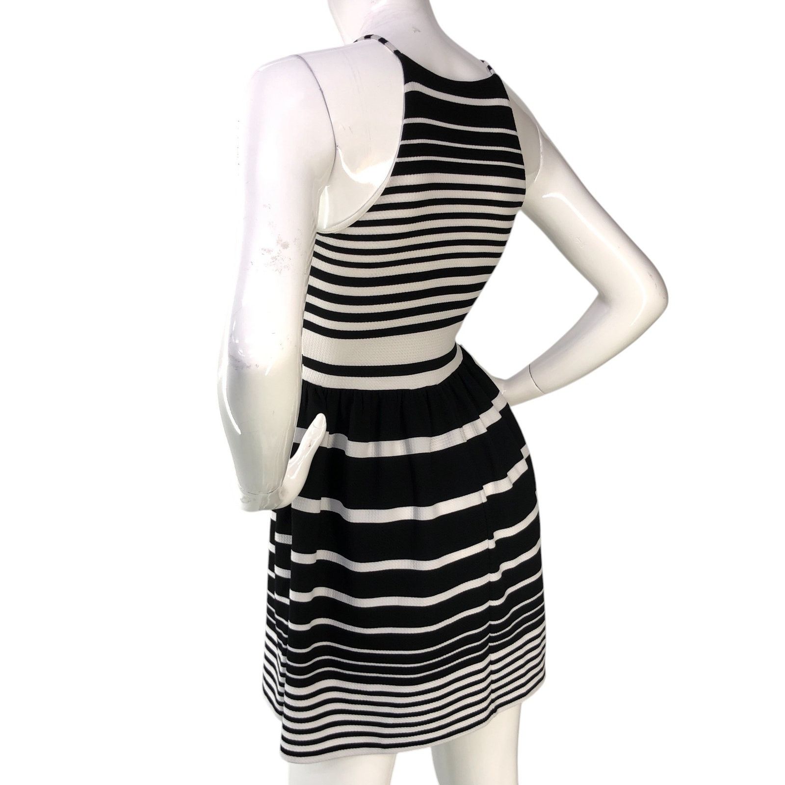Saks Fifth Avenue Red Saks Fifth Avenue Size S Dress Halter Fit Flare Striped Size S / US 4 / IT 40 - 6 Thumbnail