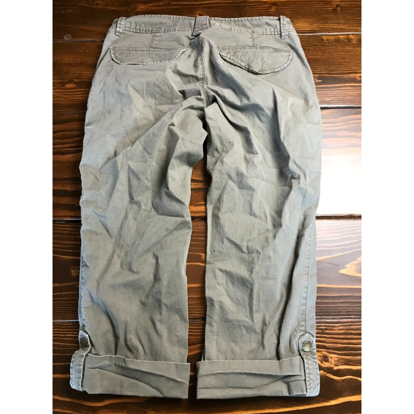 Calvin Klein Calvin Klein Pants Women 10 Green Cropped Cuffed Pockets Straight Inseam 23 in Flat Front Regular Size Type Pants Size 24" / US 00 / IT 34 - 2 Thumbnail