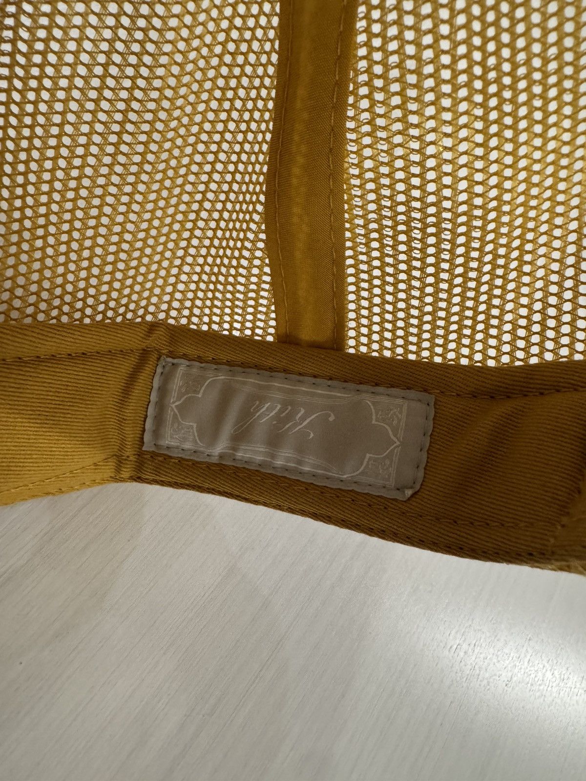 Kith KITH Hawaii yellow meshback trucker hat 2025 used Size ONE SIZE - 7 Thumbnail