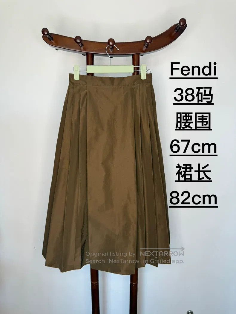 Fendi Fendi Pleated Skirt in Horse Face Style Size 25" / US 0 / IT 36 - 4 Thumbnail