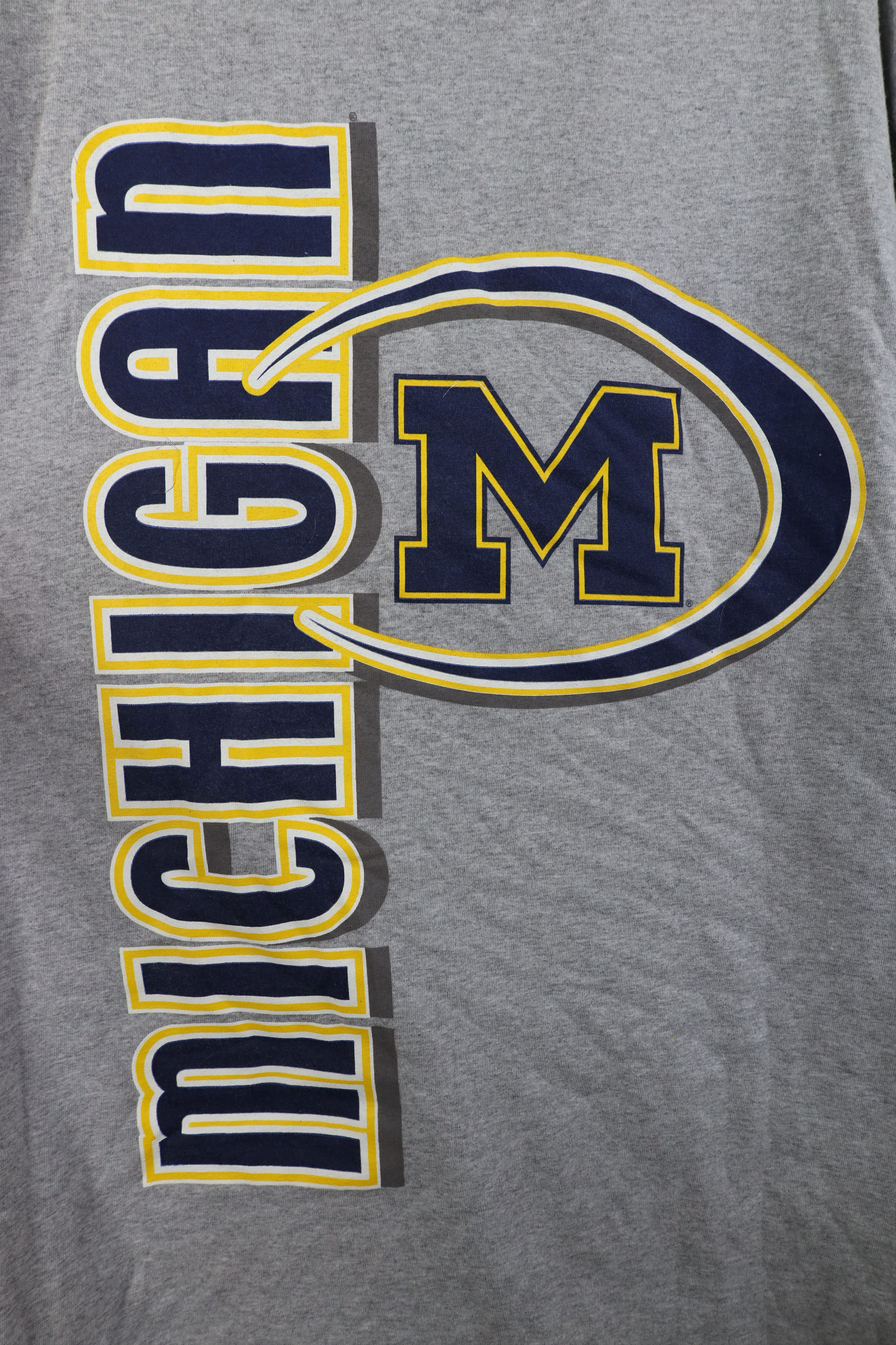 Vintage Vintage 90s University of Michigan Short Sleeve T-Shirt Gray Size US XL / EU 56 / 4 - 5 Thumbnail