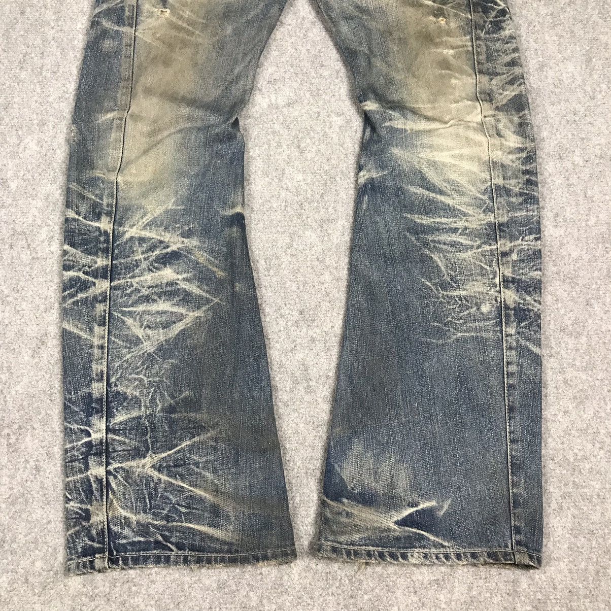 If Six Was Nine × Le Grande Bleu (L.G.B.) FALRE DENIM RATTLE TRAP BOOTCUT DISTRESSED DENIM PANTS Size US 30 / EU 46 - 2 Thumbnail