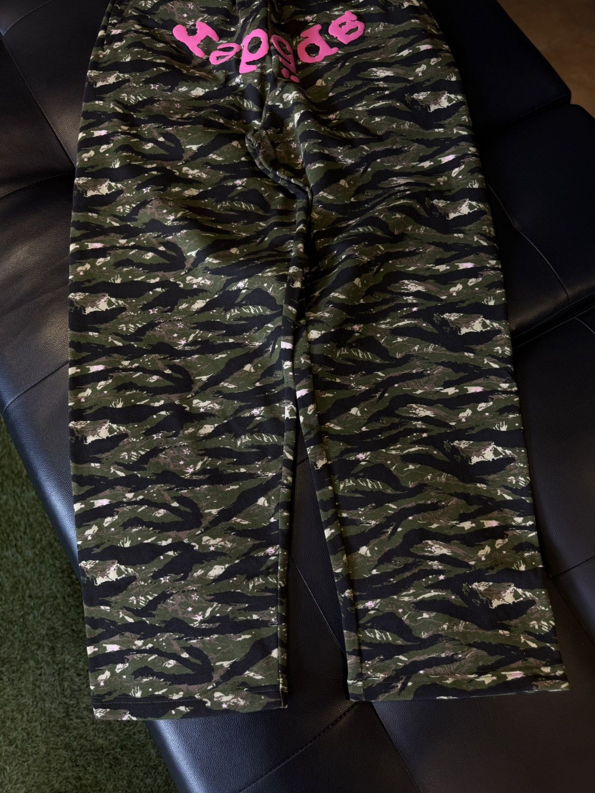 Sp5der Sp5der Worldwide Camo/Pink Sweatpants Size M (NEW) Size US 31 - 2 Thumbnail