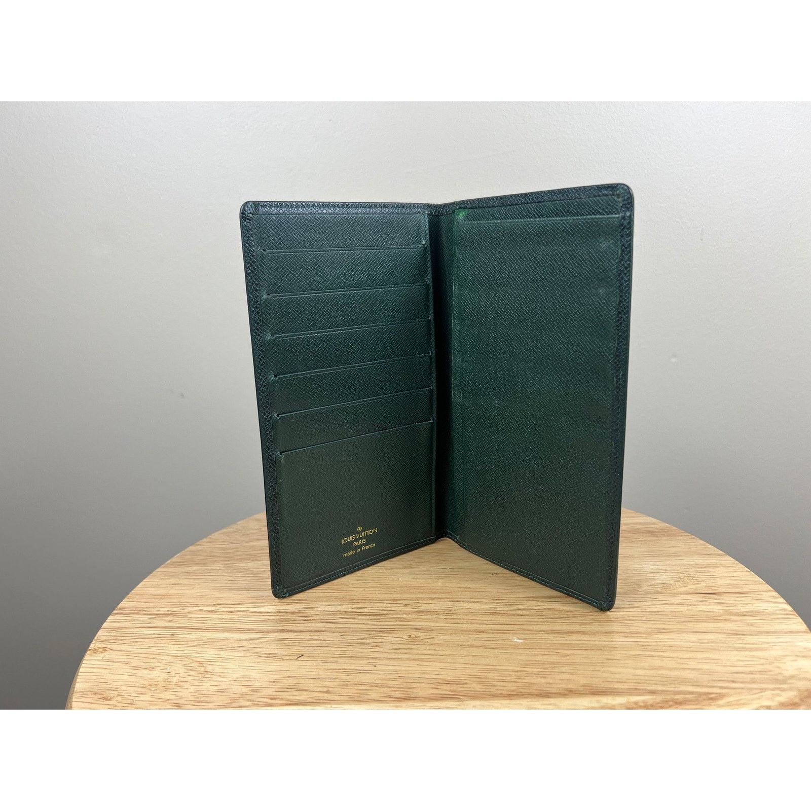 Louis Vuitton Authentic Louis Vuitton Check-book Wallet Epi Taiga Size ONE SIZE - 5 Thumbnail